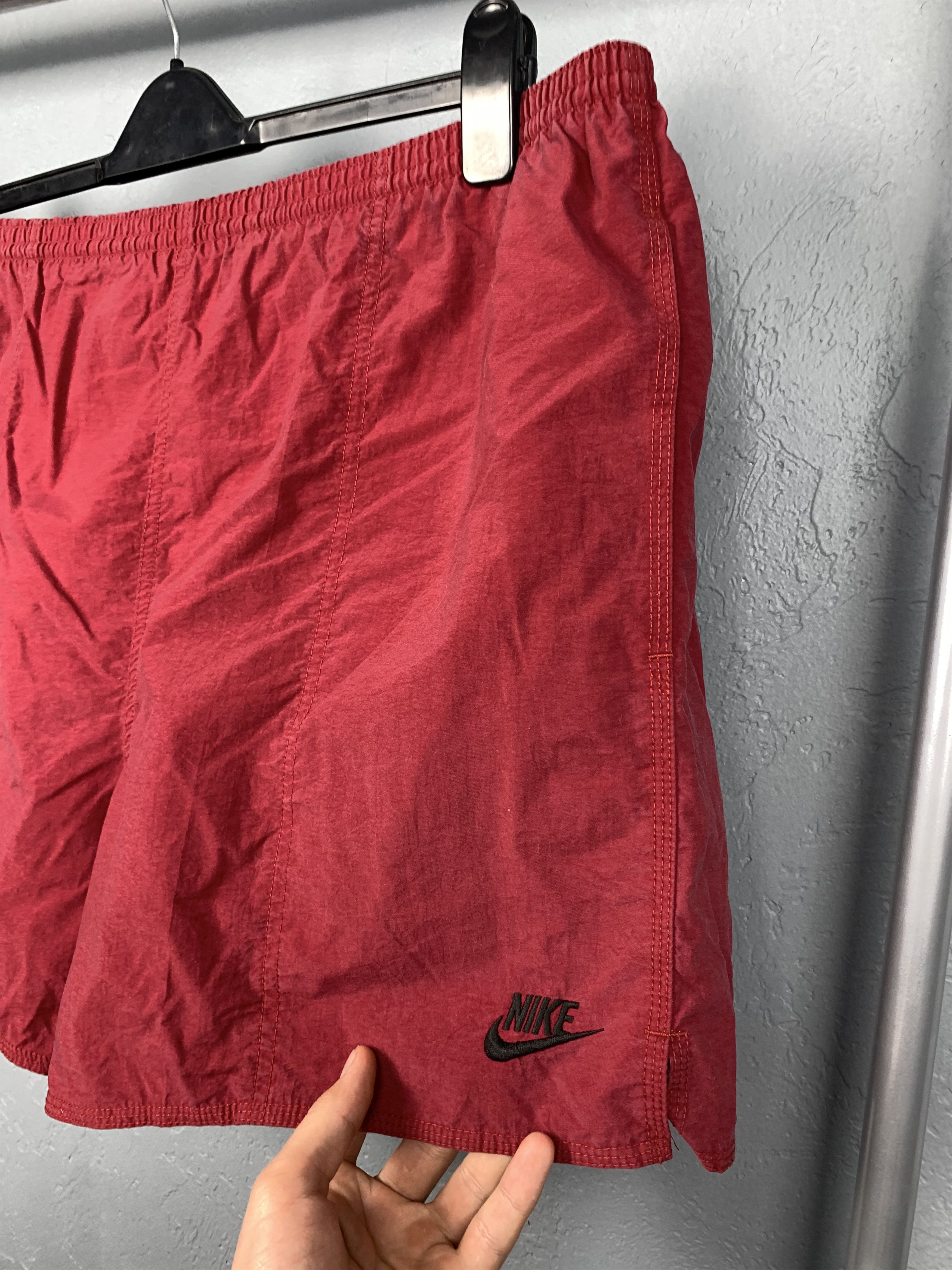 Nike Nike 90s Vintage Mens Nylon Shorts Size US 36 / EU 52 - 2 Thumbnail