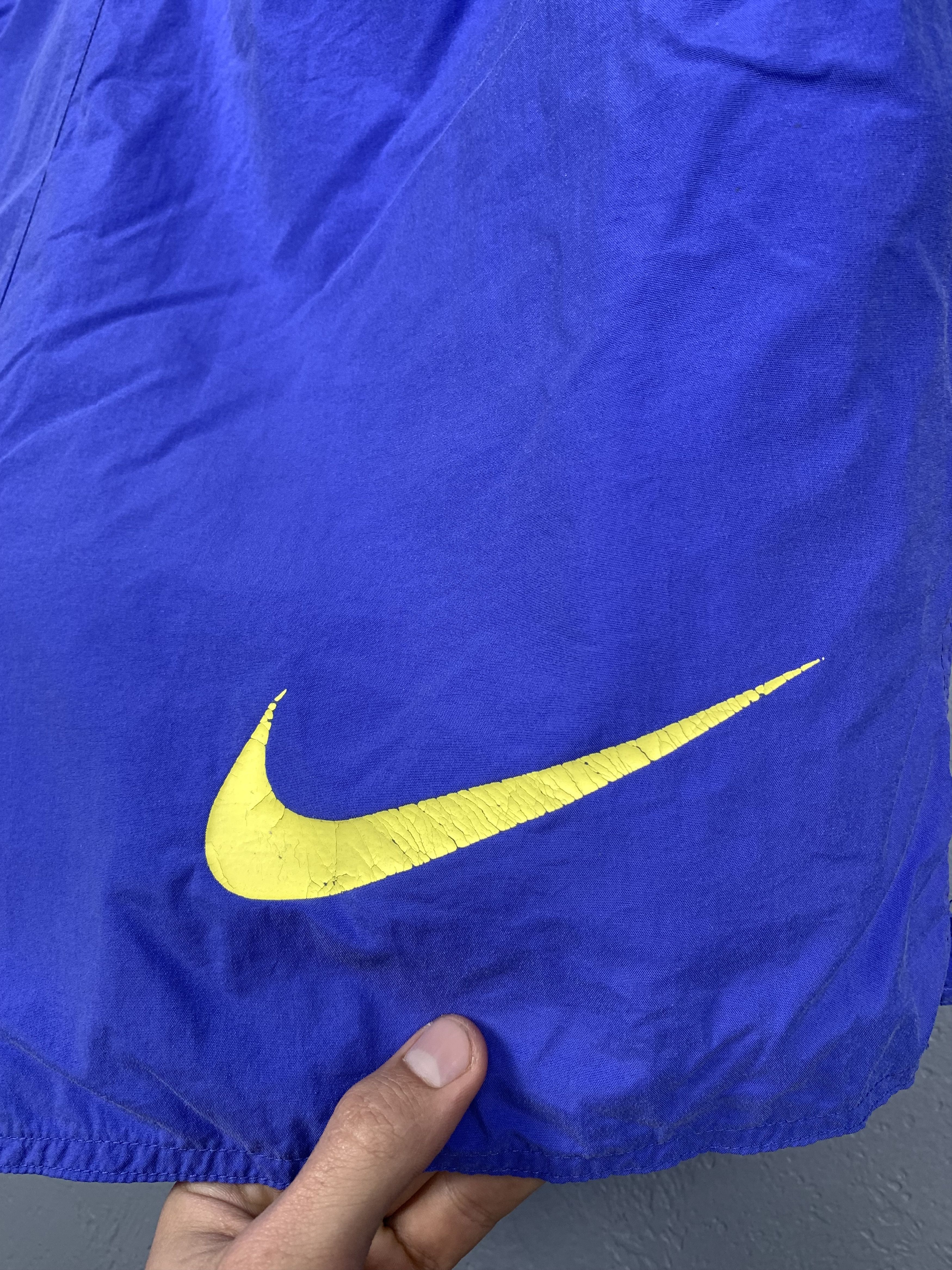 Nike Nike 90s Vintage Mens Nylon Shorts Size US 36 / EU 52 - 2 Thumbnail