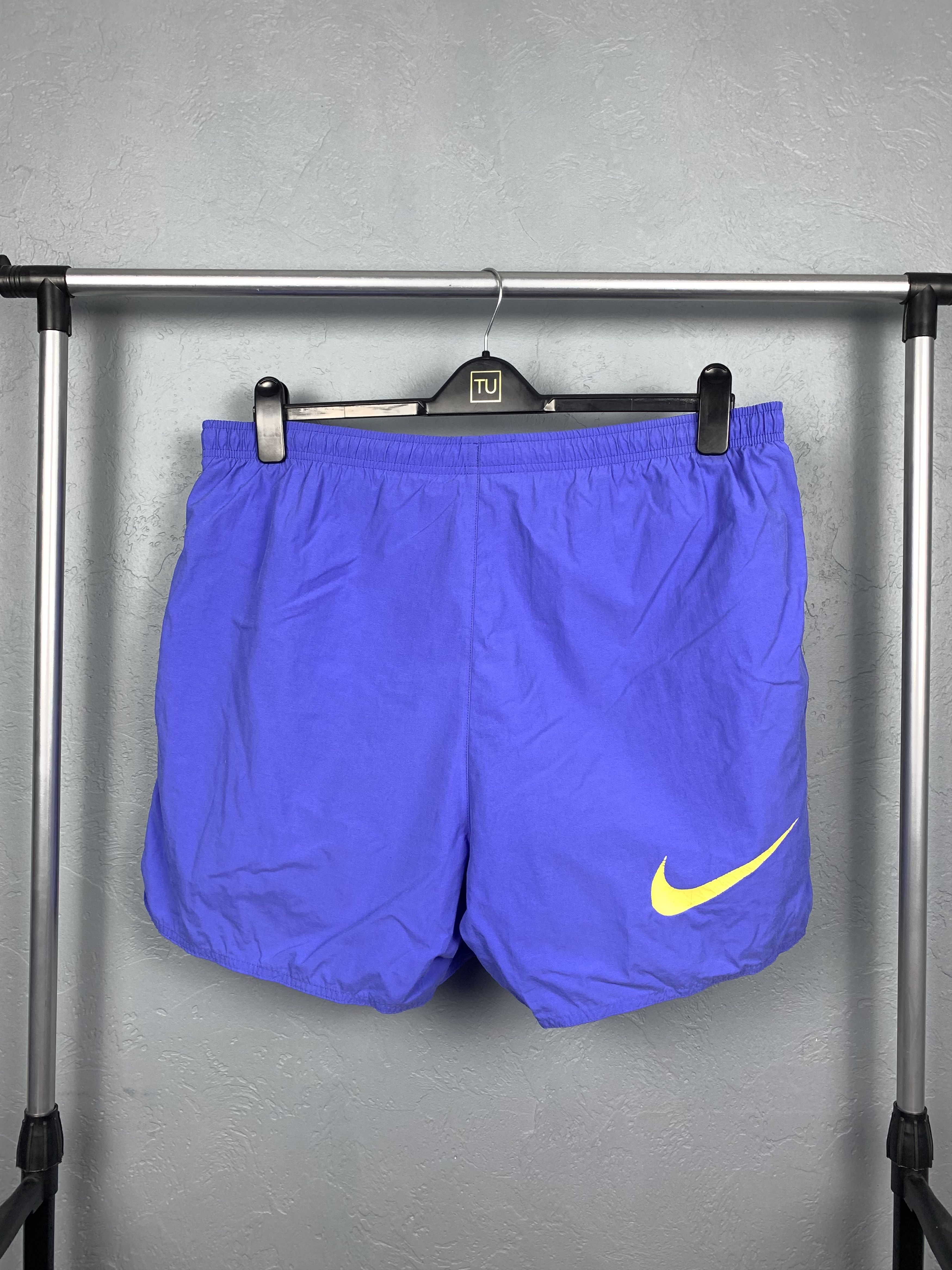 Nike Nike 90s Vintage Mens Nylon Shorts Size US 36 / EU 52 - 1 Thumbnail