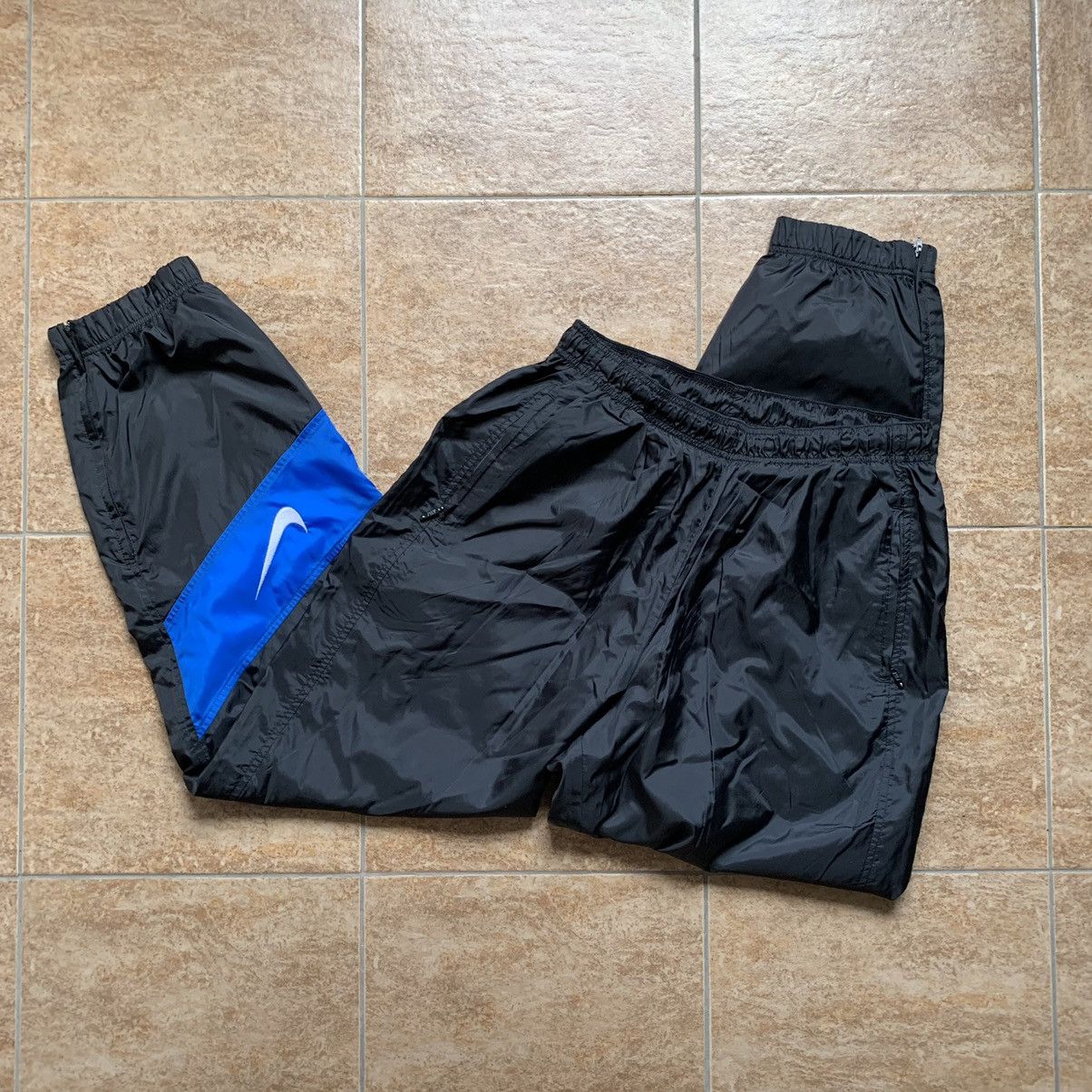 Nike × Vintage Vintage 90s Nike Nylon Rare Jogger pants Size US 34 / EU 50 - 3 Thumbnail