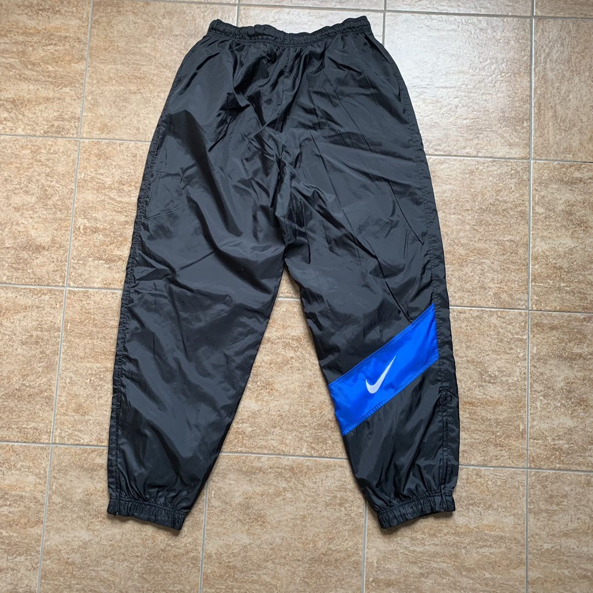 Nike × Vintage Vintage 90s Nike Nylon Rare Jogger pants Size US 34 / EU 50 - 2 Thumbnail