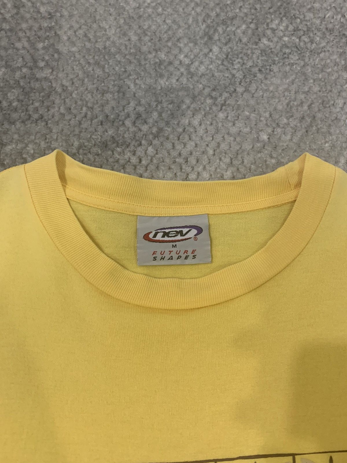 Future NEV FUTURE SHAPE Vintage 90s Big Logo Hawaii Surf Style Tee Size US M / EU 48-50 / 2 - 7 Thumbnail