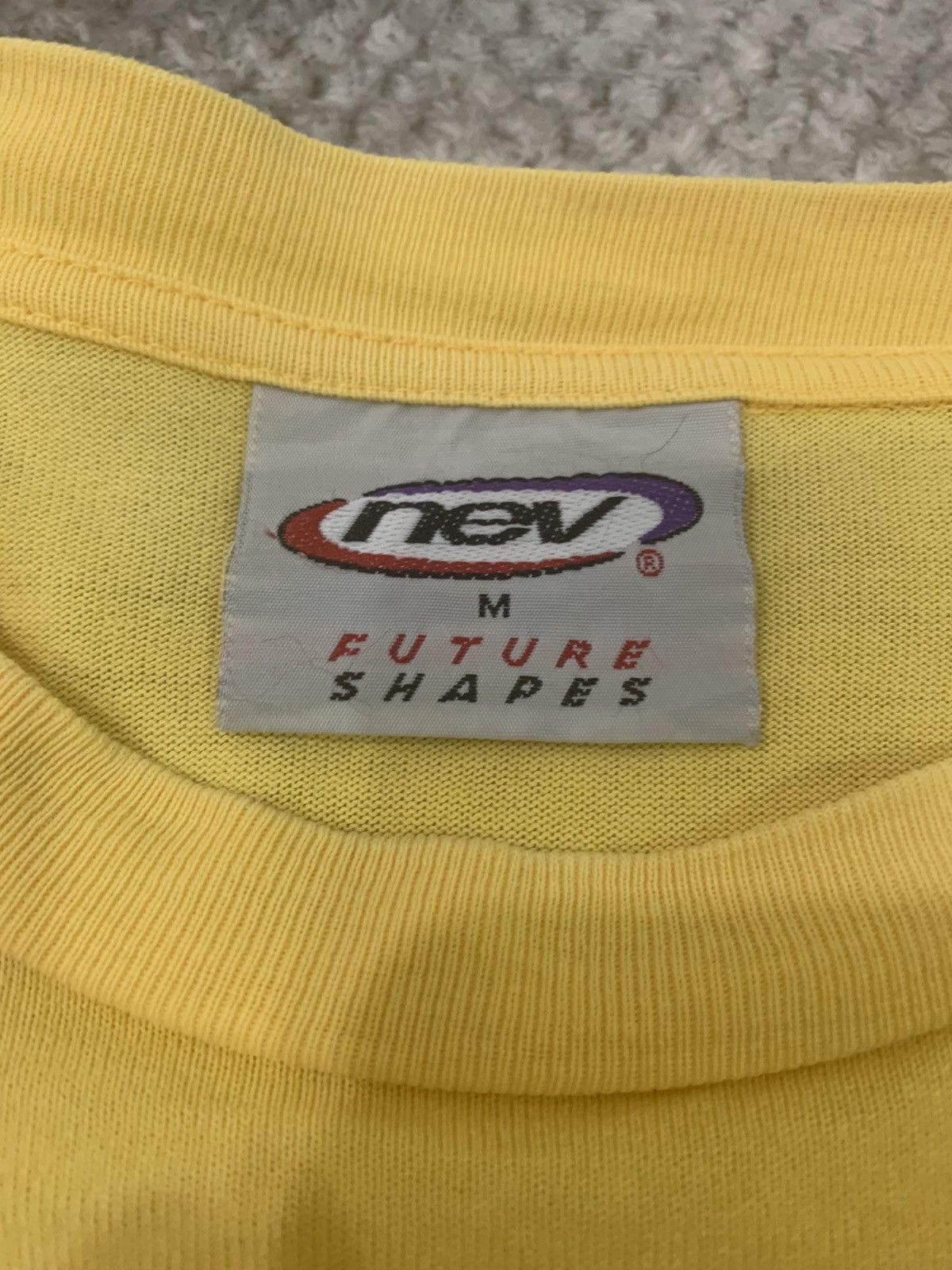 Future NEV FUTURE SHAPE Vintage 90s Big Logo Hawaii Surf Style Tee Size US M / EU 48-50 / 2 - 8 Thumbnail