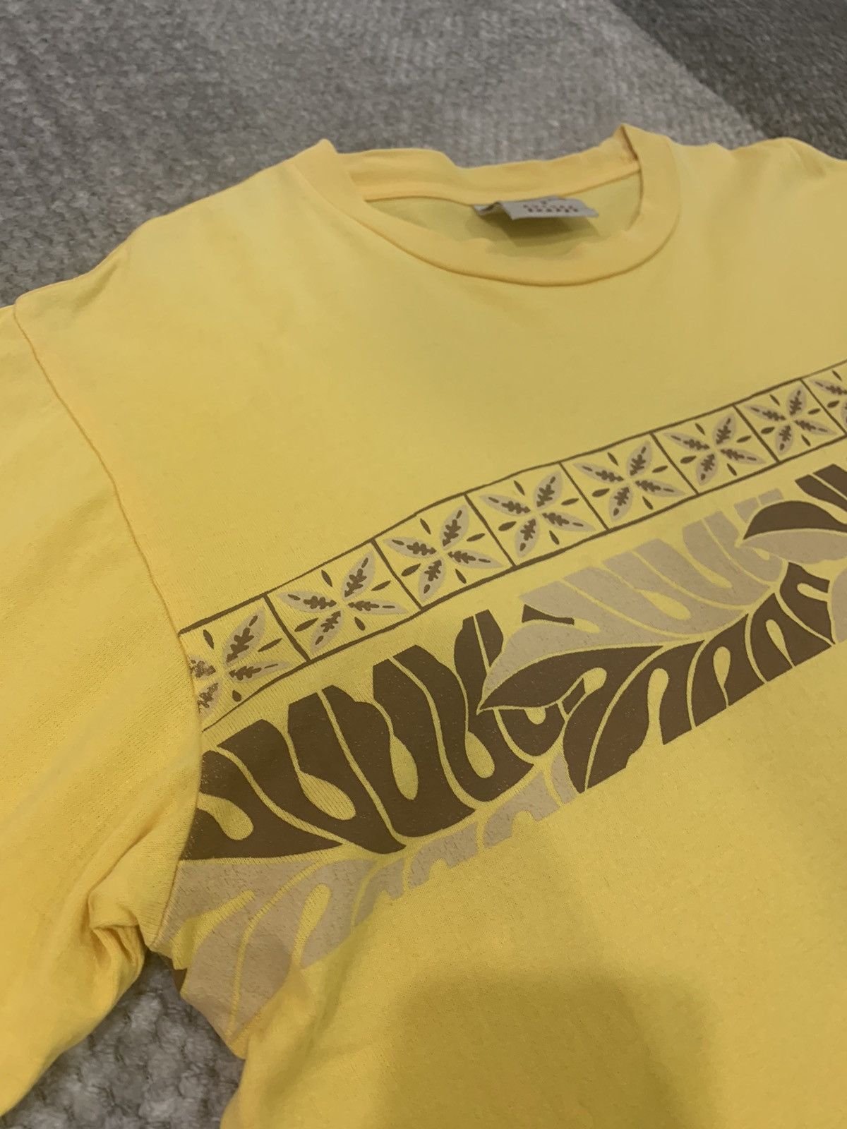 Future NEV FUTURE SHAPE Vintage 90s Big Logo Hawaii Surf Style Tee Size US M / EU 48-50 / 2 - 2 Thumbnail