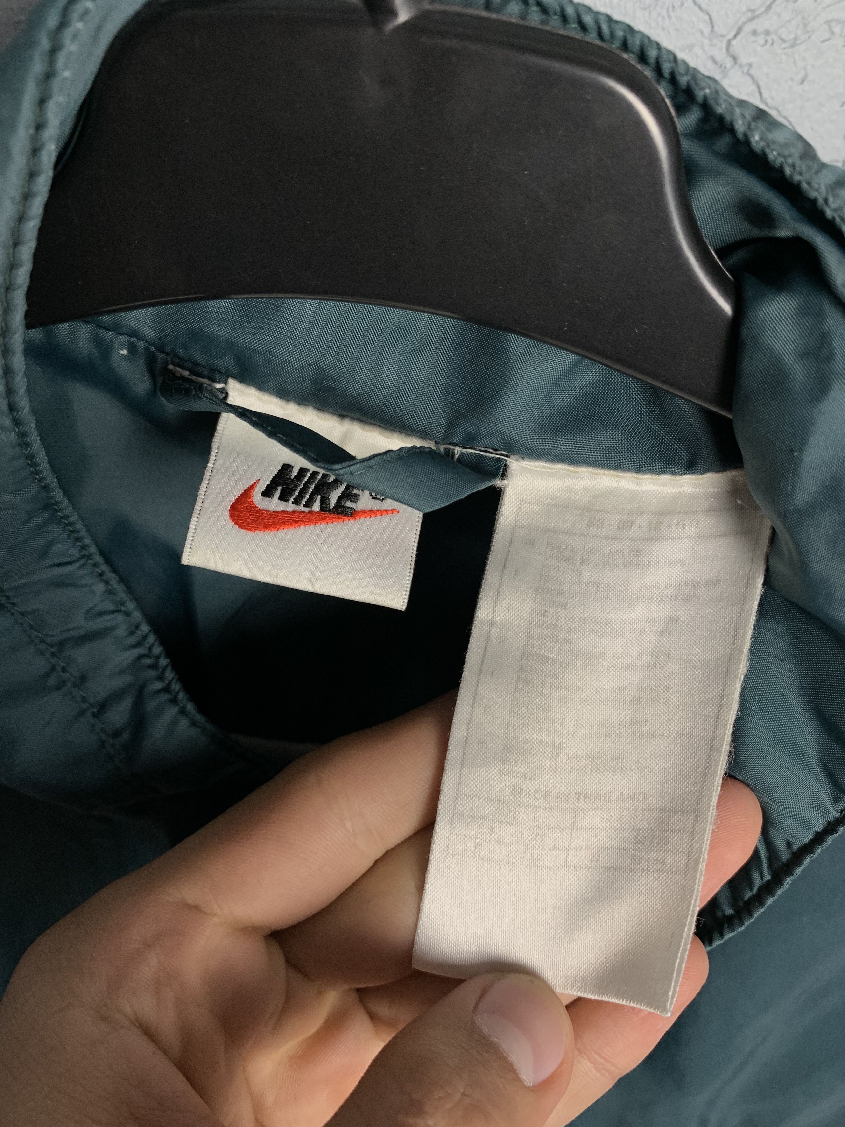 Nike × Vintage Nike 90s Vintage Mens Nylon Jacket Swoosh Size US L / EU 52-54 / 3 - 6 Thumbnail