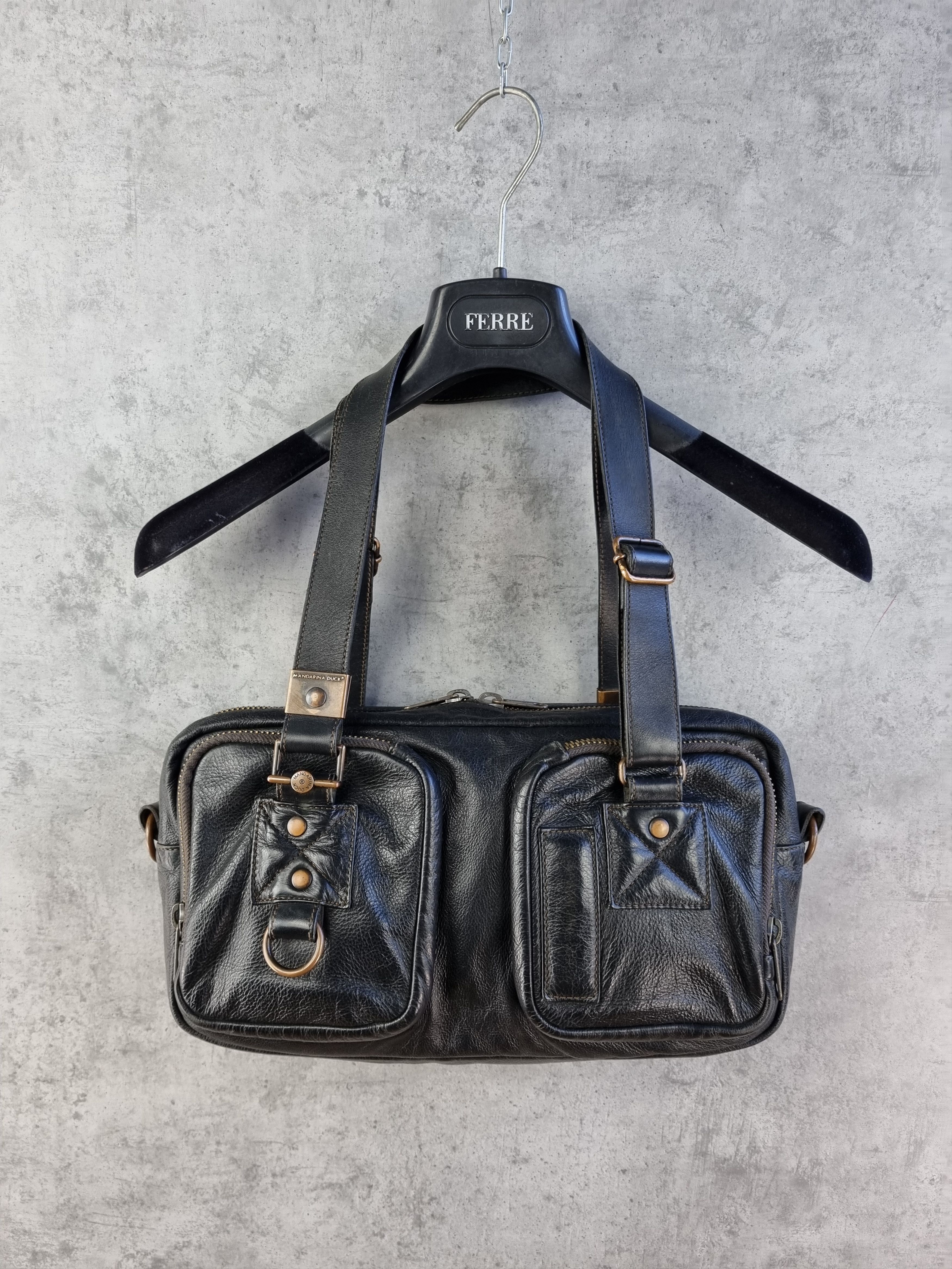 Genuine Leather × Mandarina Duck Rare Mandarina Duck Leather Bag Size ONE SIZE - 1 Thumbnail