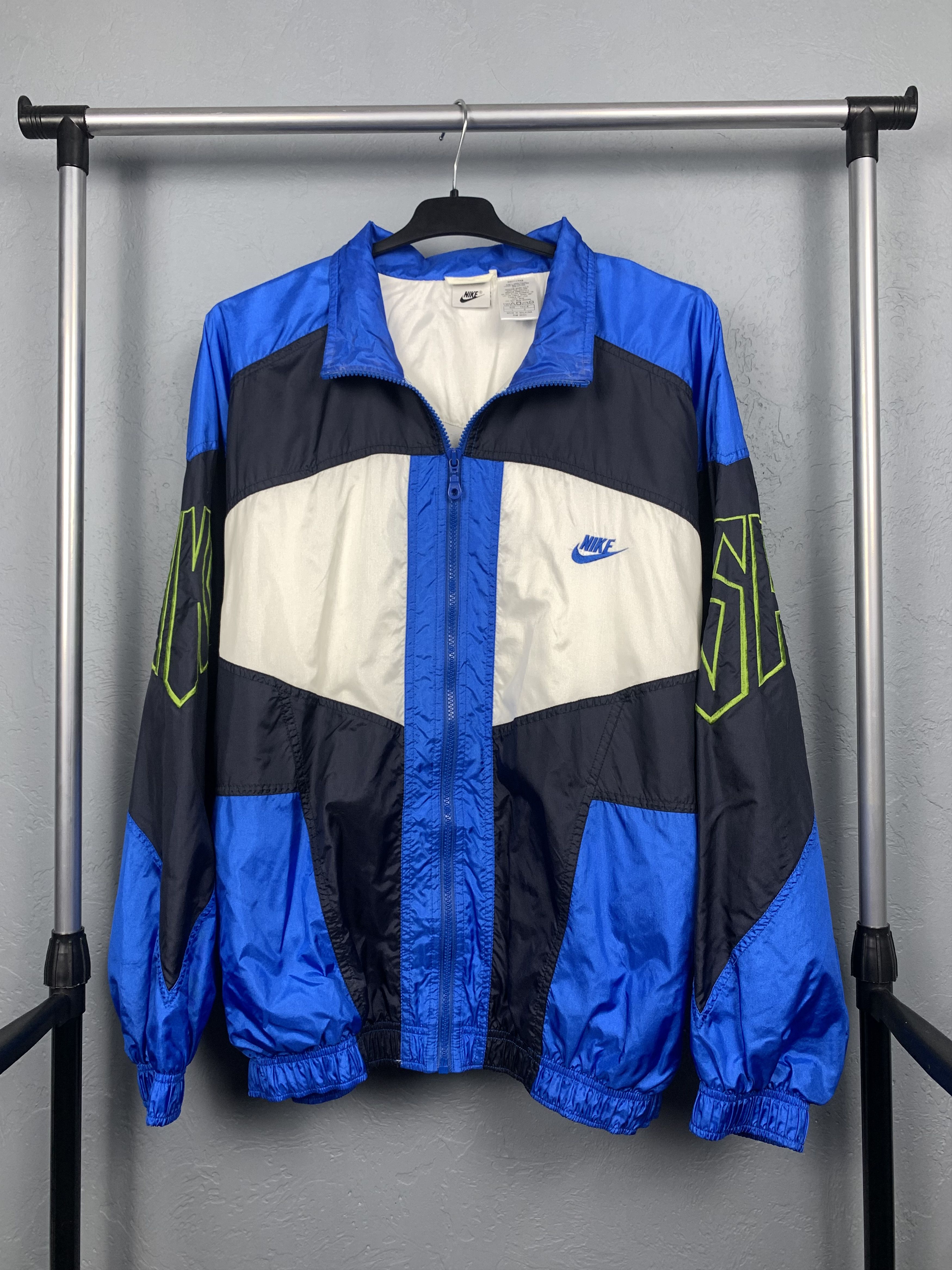 Nike × Vintage NIKE USA 90's Vintage Mens Windbreaker Track Top Jacket Size US L / EU 52-54 / 3 - 1 Thumbnail