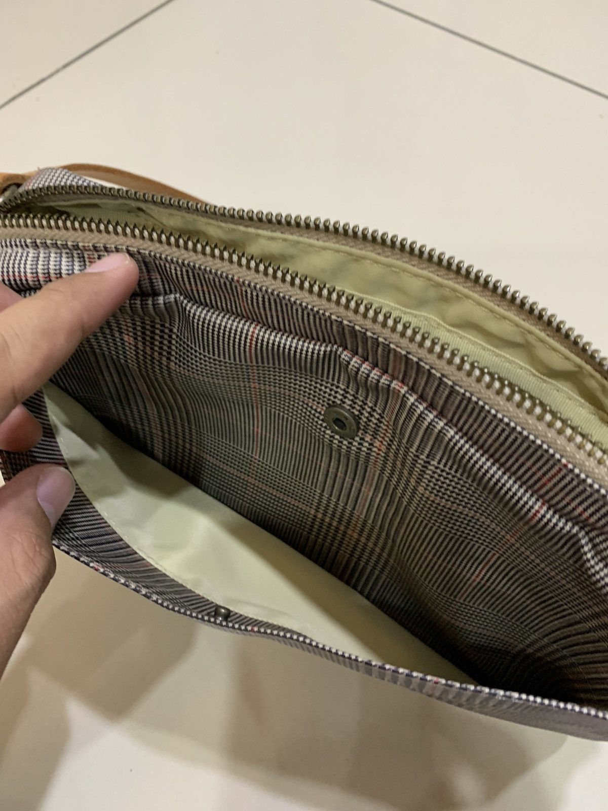 Issey Miyake × Tsumori Chisato SEAMLESS GLEN PLAID HOUNDSTOOTH SHOULDER BAG Size ONE SIZE - 9 Thumbnail