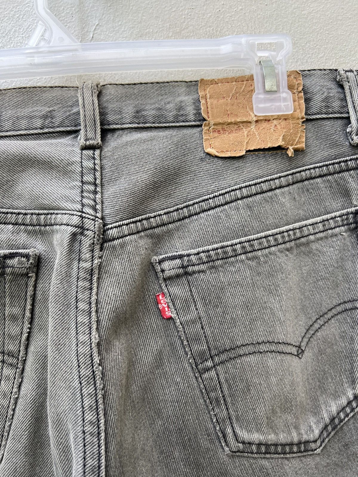 Levi's Vintage 80s Levi’s 501 Faded Black Denim Jeans Size US 32 / EU 48 - 19 Thumbnail