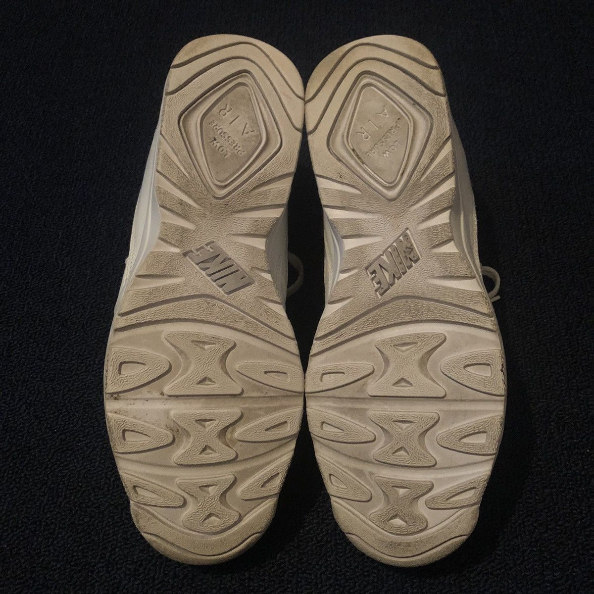 Nike Vintage Rare 1995 Nike Air Max Swoosh Tennis Shoes Aces Size US 9 / EU 42 - 5 Thumbnail