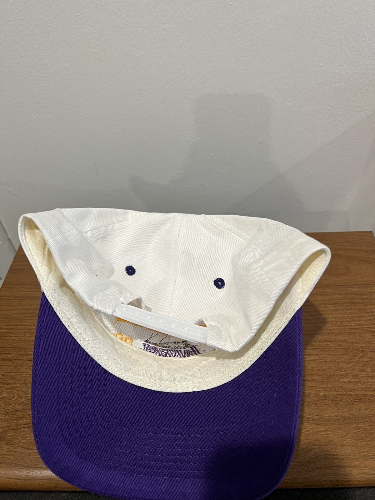 Vintage Vintage 2000 Lakers Champion Hat Size ONE SIZE - 3 Thumbnail