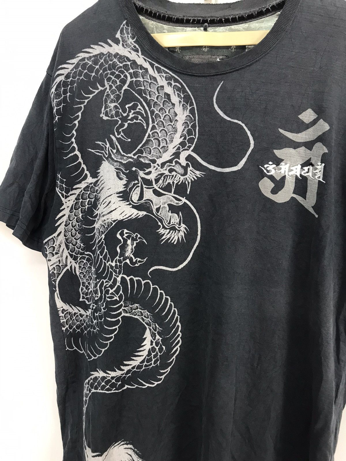 Japanese Brand Dragon printed distressed tshirt Size US M / EU 48-50 / 2 - 5 Thumbnail