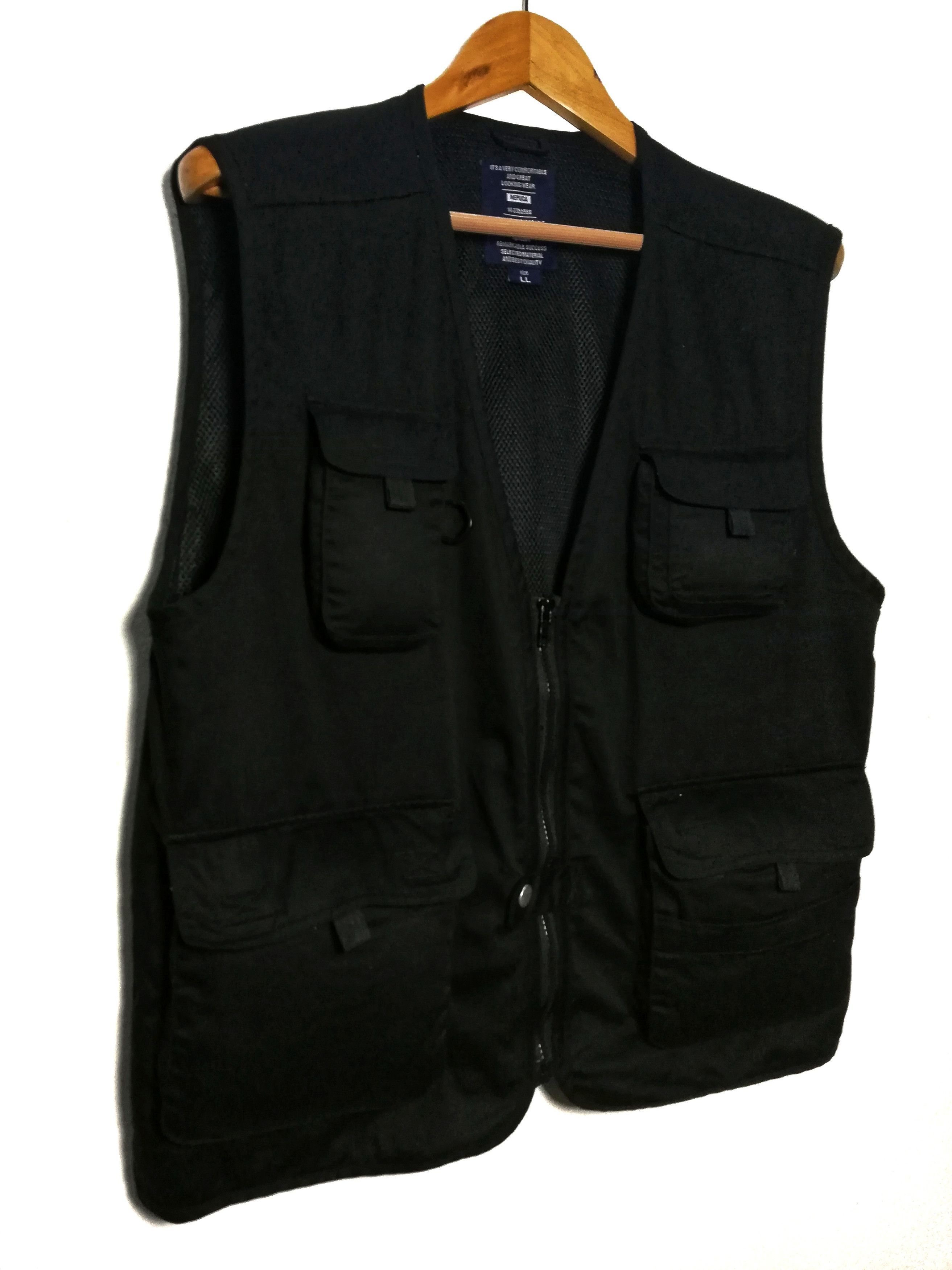 (Need Gone Today) 🔥Nepuca Tactical /Utility Black Vest🔥