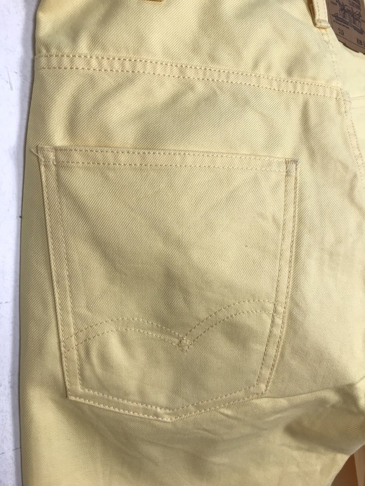 Levi's × Vintage Vintage Levi’s 519 Colour Yellow Zipper Design Size US 29 - 14 Thumbnail