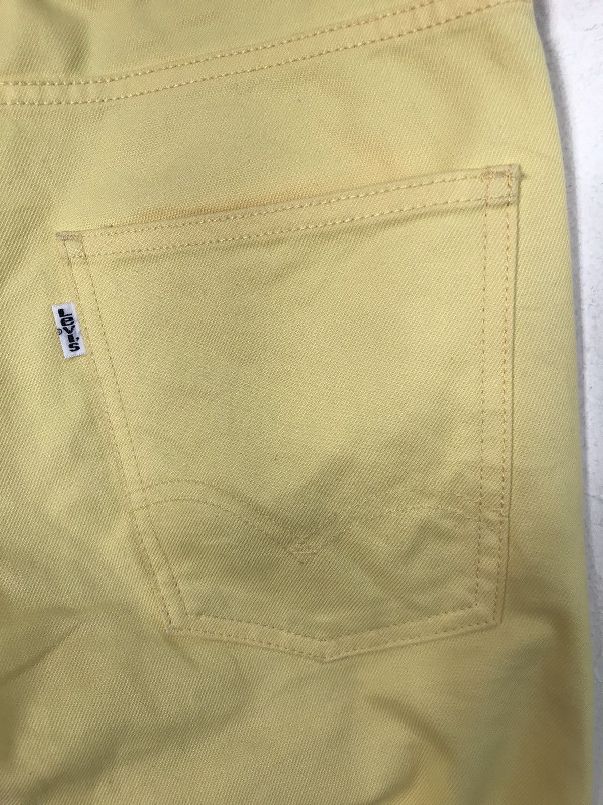 Levi's × Vintage Vintage Levi’s 519 Colour Yellow Zipper Design Size US 29 - 12 Thumbnail