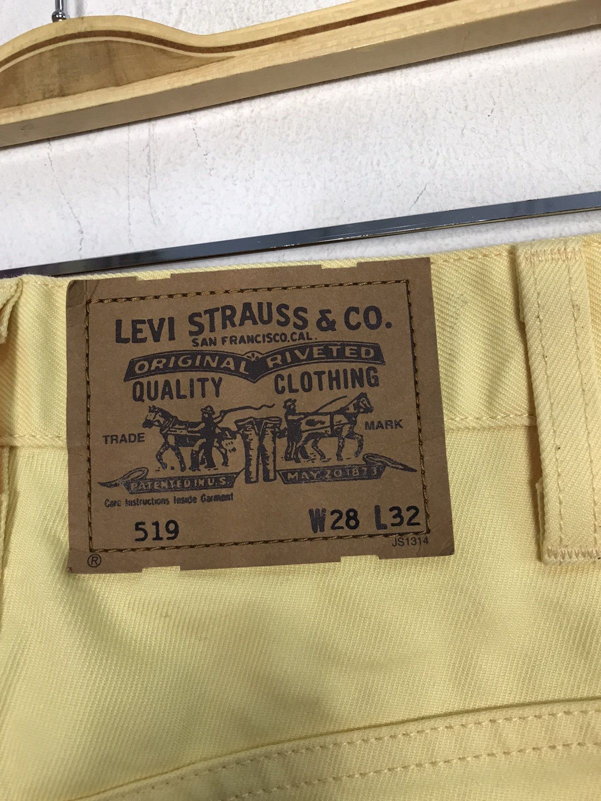 Levi's × Vintage Vintage Levi’s 519 Colour Yellow Zipper Design Size US 29 - 15 Thumbnail