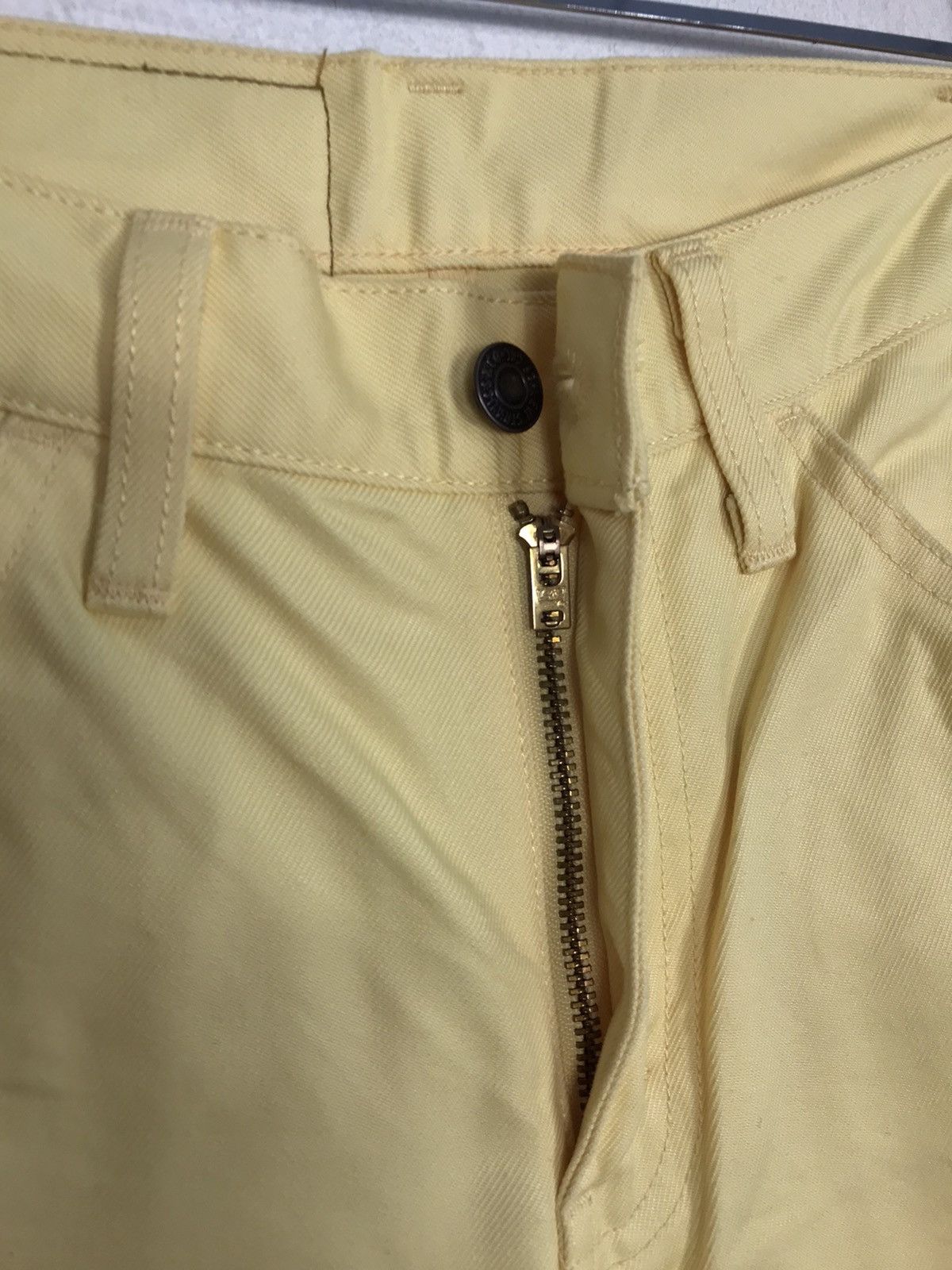 Levi's × Vintage Vintage Levi’s 519 Colour Yellow Zipper Design Size US 29 - 10 Thumbnail