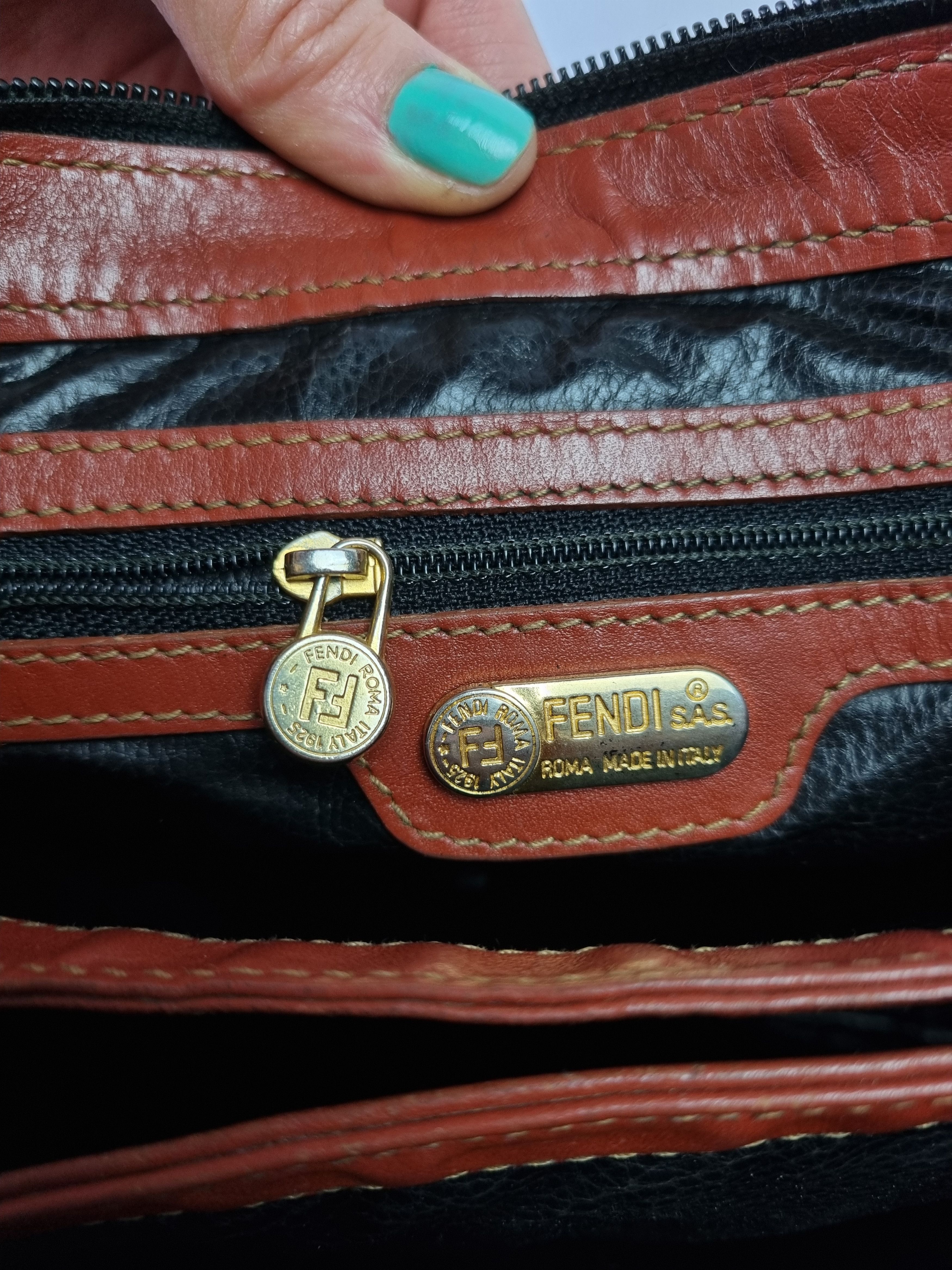 Fendi × Leather × Vintage 90s Vintage FENDI Leather Straps Shoulder Bag Size ONE SIZE - 11 Thumbnail