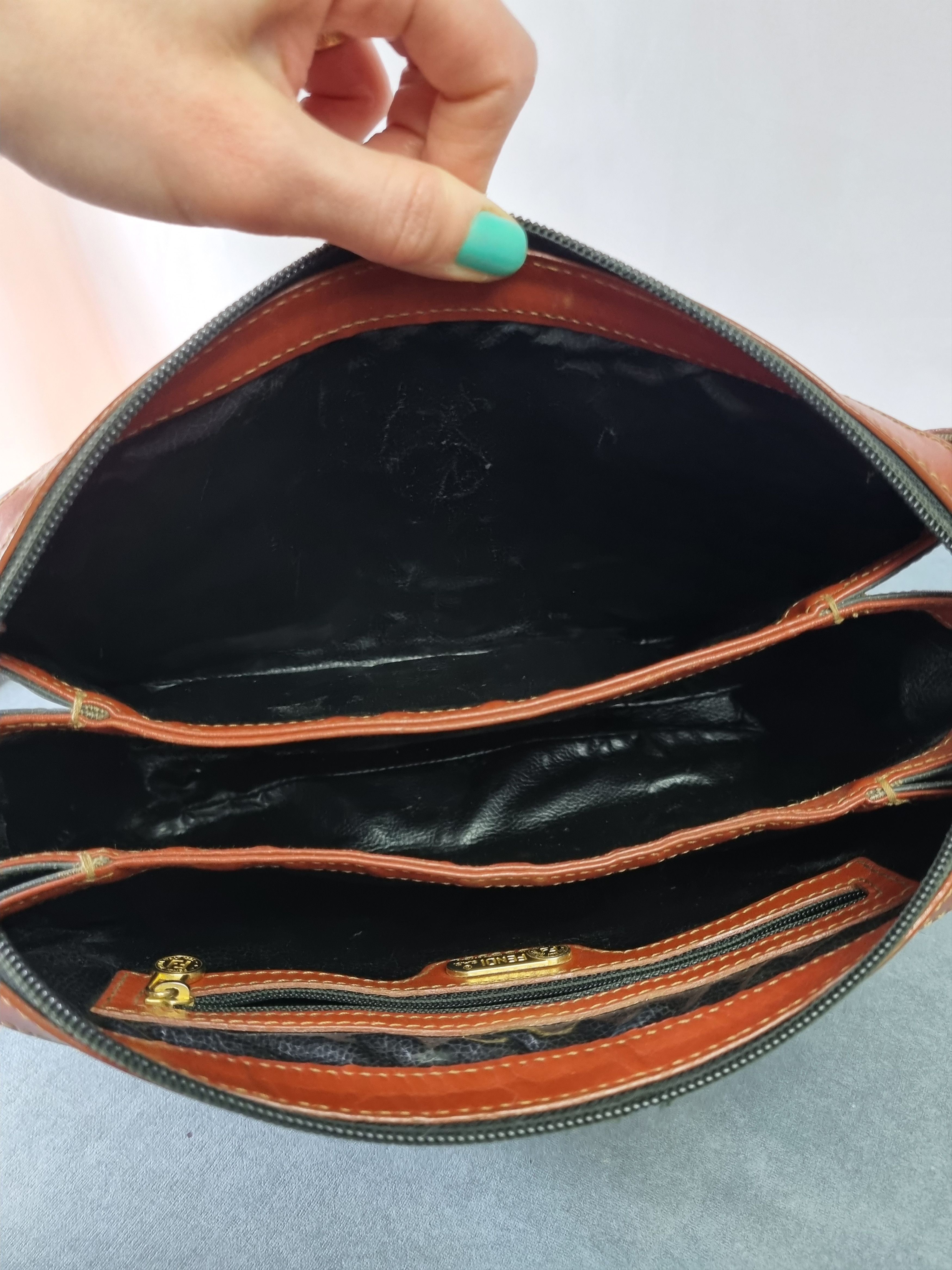 Fendi × Leather × Vintage 90s Vintage FENDI Leather Straps Shoulder Bag Size ONE SIZE - 14 Thumbnail