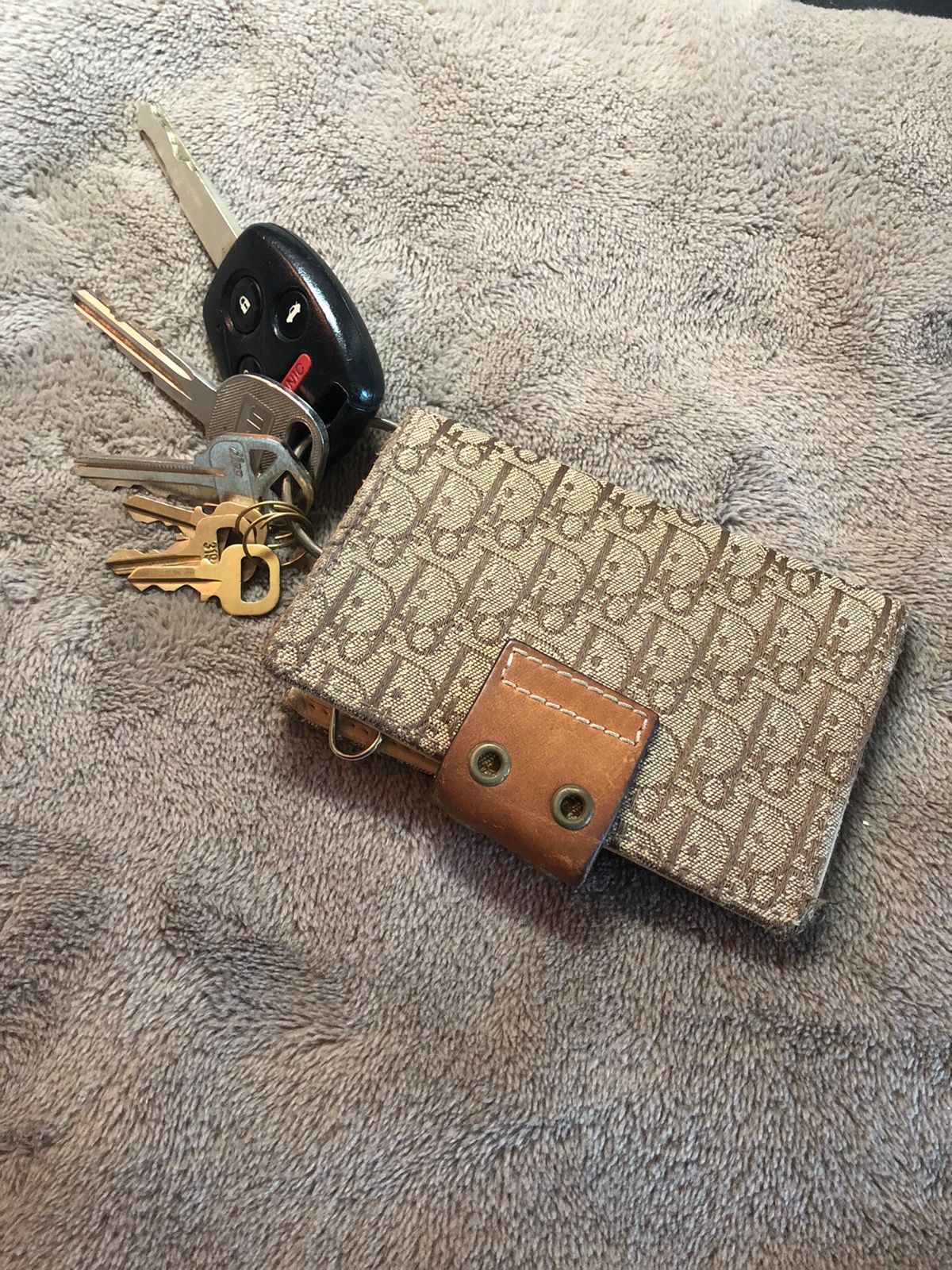 dior car key holder