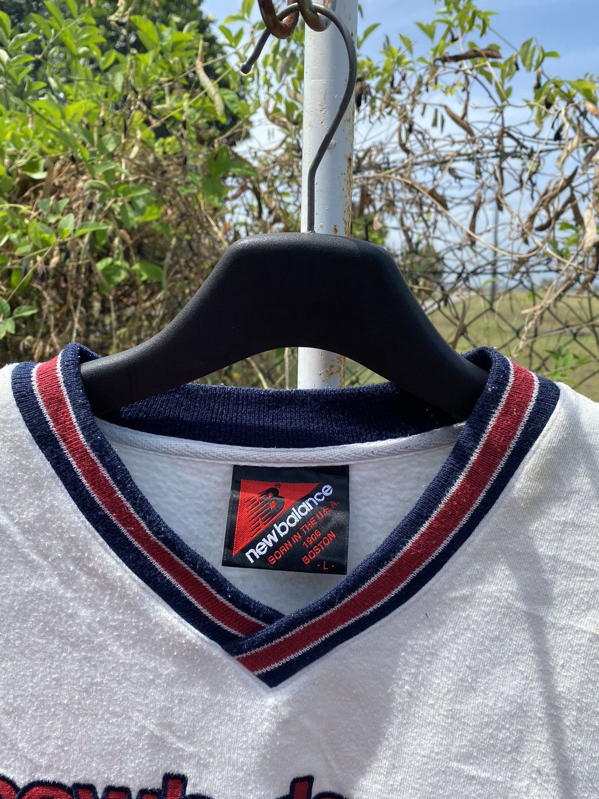 New Balance Vintage 90s New Balance Embroidery Big Logo Spellout V-neck Size US L / EU 52-54 / 3 - 2 Thumbnail
