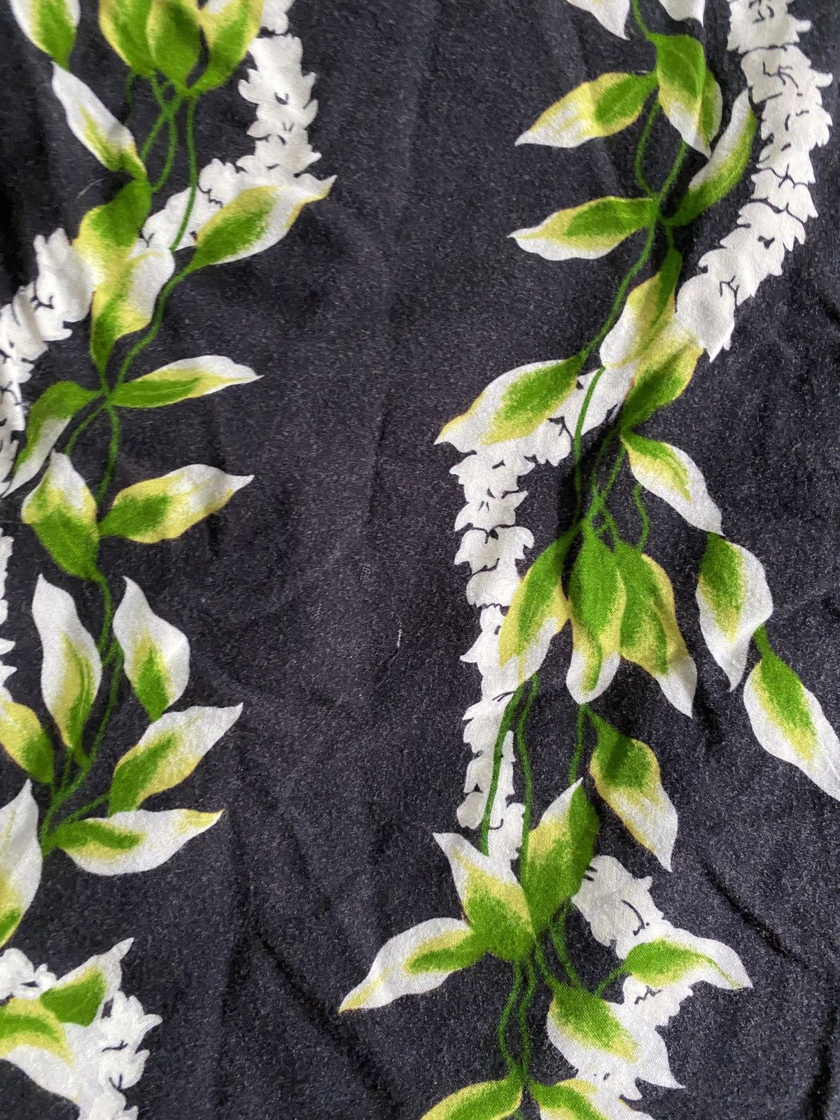Vintage Vintage 90’s Thums Up Faded Hawaiian Style Rayon Button Up Size US S / EU 44-46 / 1 - 14 Thumbnail