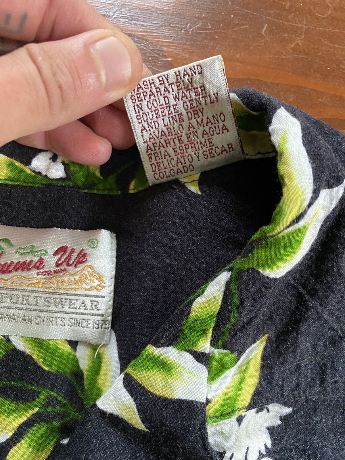 Vintage Vintage 90’s Thums Up Faded Hawaiian Style Rayon Button Up Size US S / EU 44-46 / 1 - 8 Thumbnail