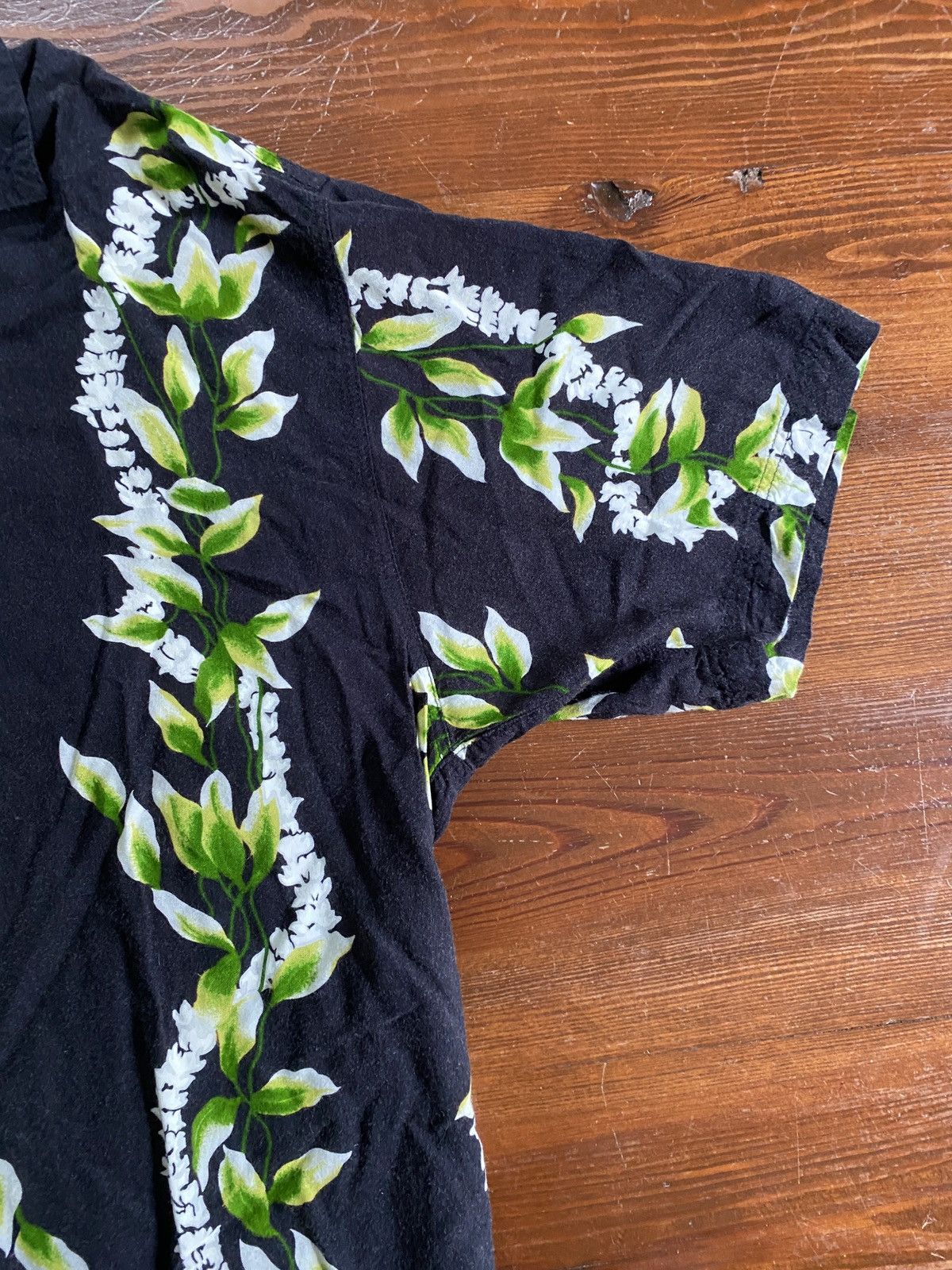 Vintage Vintage 90’s Thums Up Faded Hawaiian Style Rayon Button Up Size US S / EU 44-46 / 1 - 3 Thumbnail