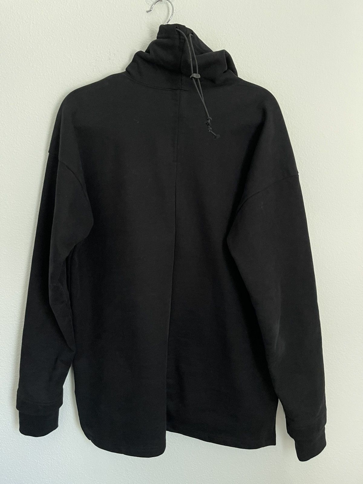 The Viridi-anne Like New, Black Masked Neck Sweatshirt - FINAL DROP Size US L / EU 52-54 / 3 - 10 Thumbnail