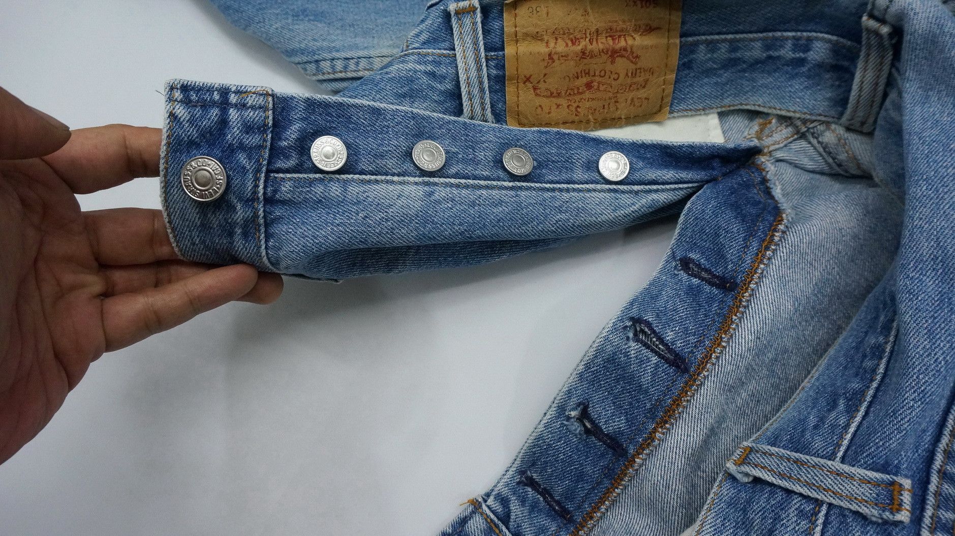 Levi's Vintage Clothing Levi's 501XX Vintage 90s Made in USA Jeans LF18 Size US 32 / EU 48 - 23 Thumbnail