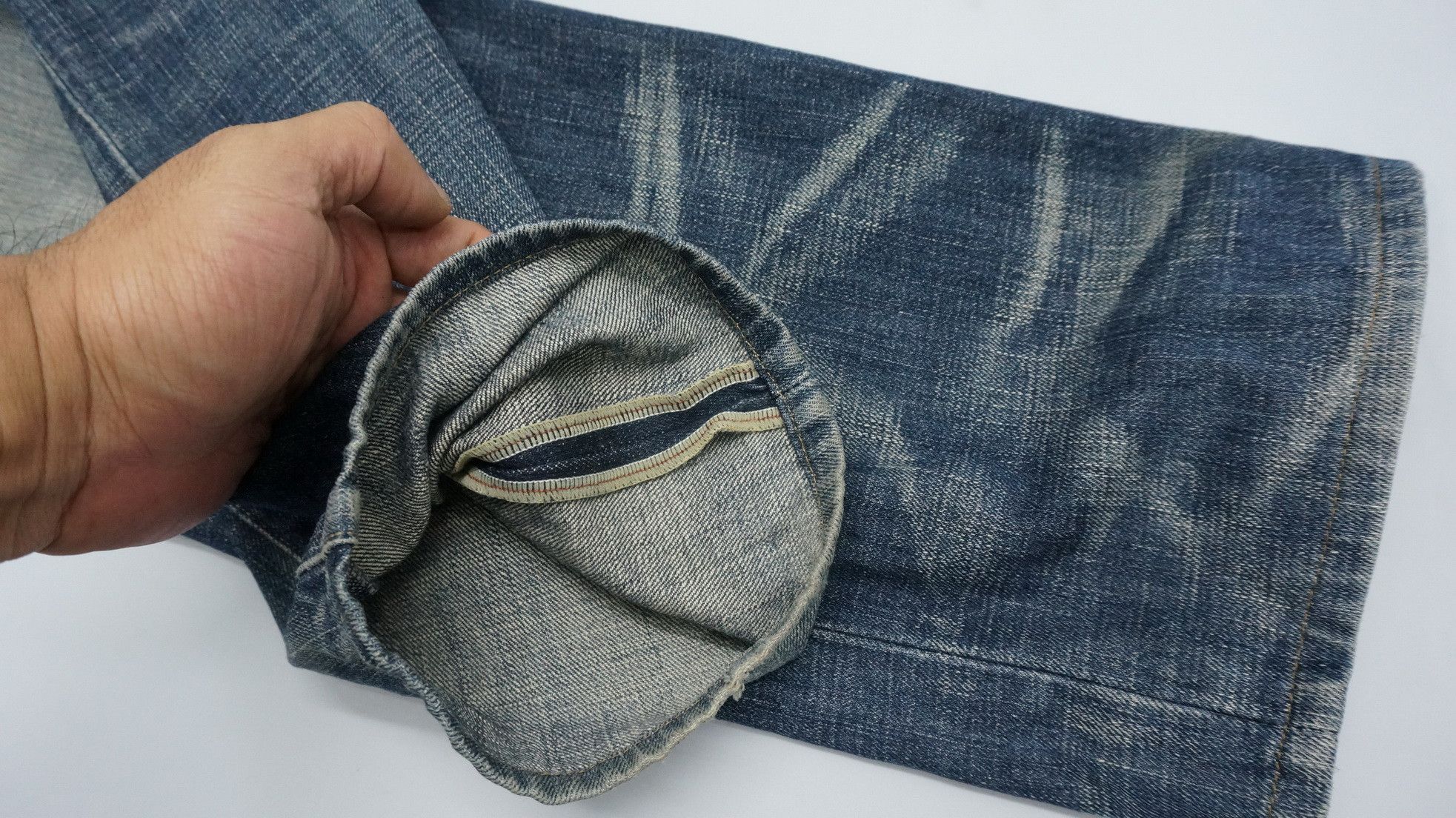Levi's Vintage Clothing Levi's 552 Japan Vintage 90s Distressed Aging Jeans LF2 Size US 31 - 23 Thumbnail