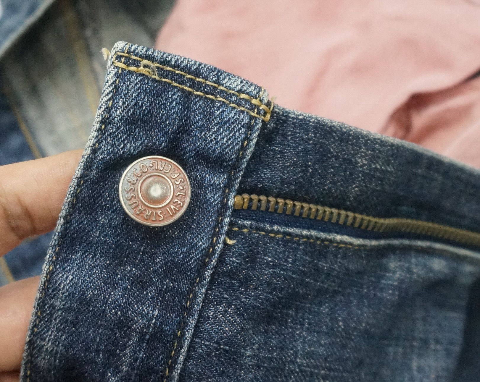 Levi's Vintage Clothing Levi's 552 Japan Vintage 90s Distressed Aging Jeans LF2 Size US 31 - 19 Thumbnail