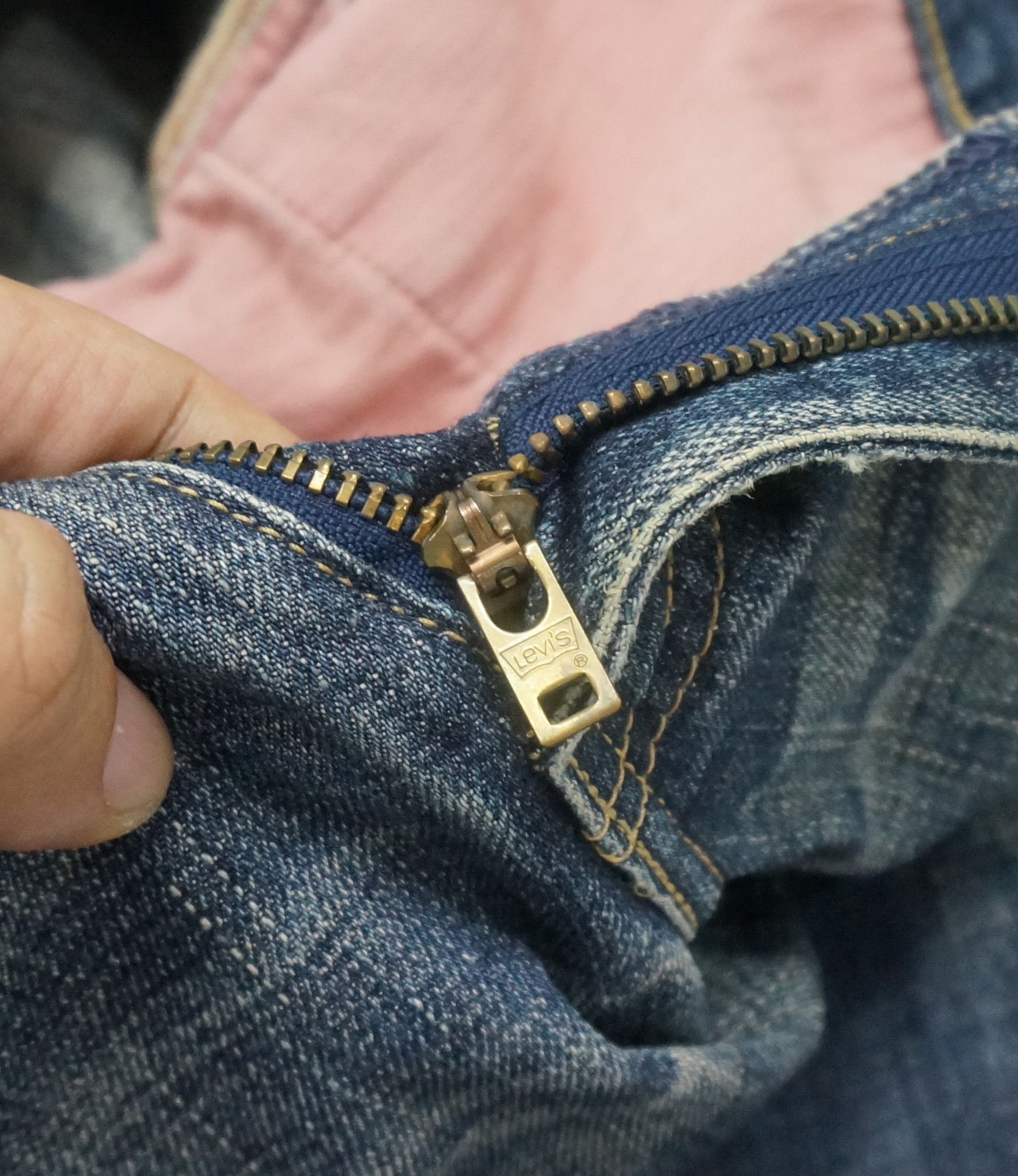 Levi's Vintage Clothing Levi's 552 Japan Vintage 90s Distressed Aging Jeans LF2 Size US 31 - 20 Thumbnail