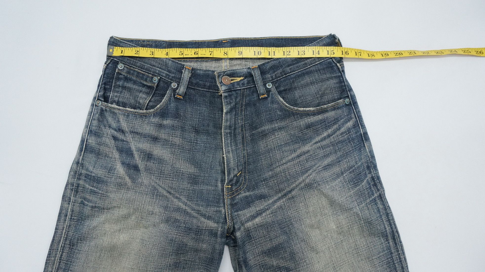Levi's Vintage Clothing Levi's 552 Japan Vintage 90s Distressed Aging Jeans LF2 Size US 31 - 12 Thumbnail