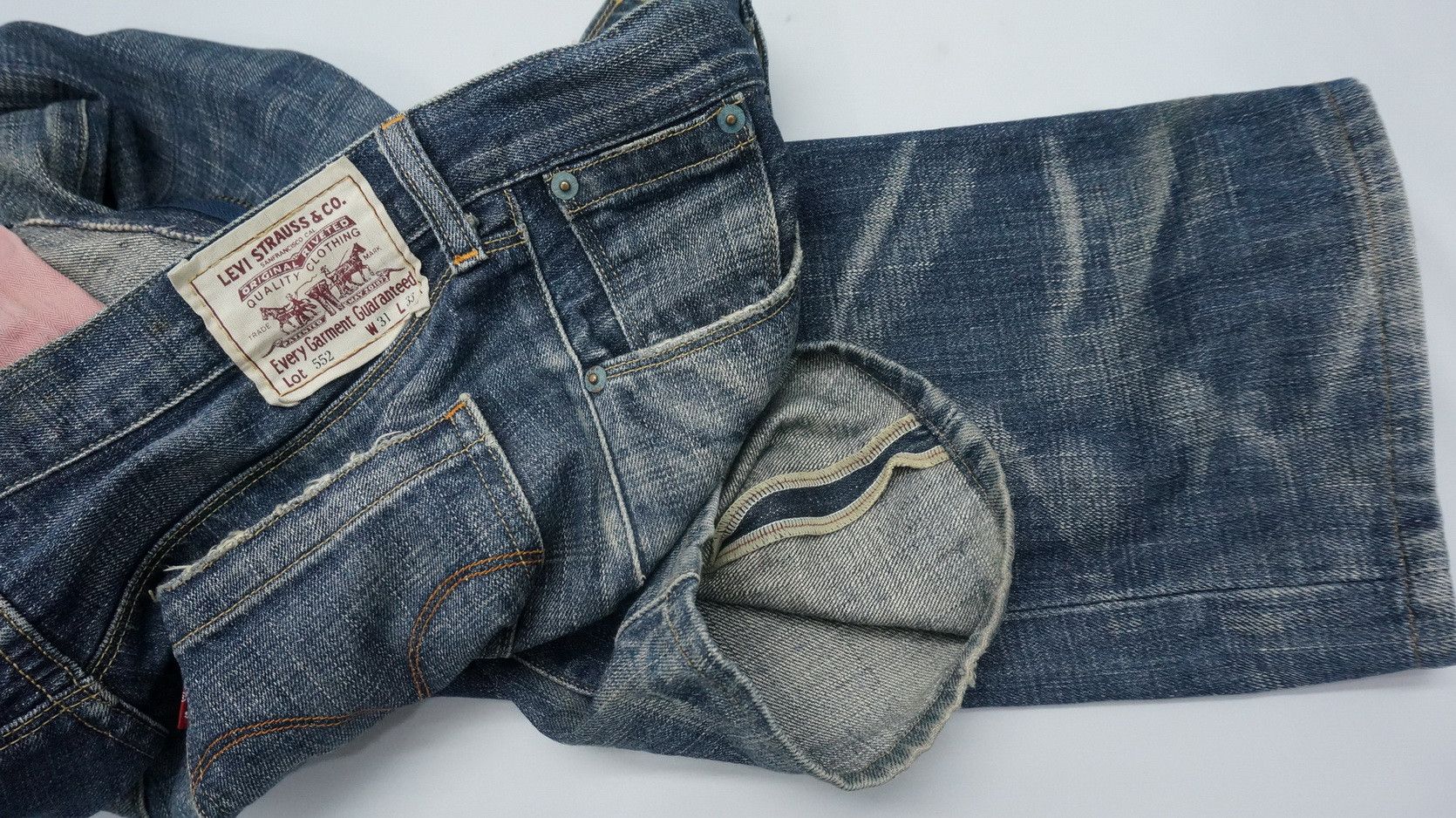 Levi's Vintage Clothing Levi's 552 Japan Vintage 90s Distressed Aging Jeans LF2 Size US 31 - 24 Thumbnail