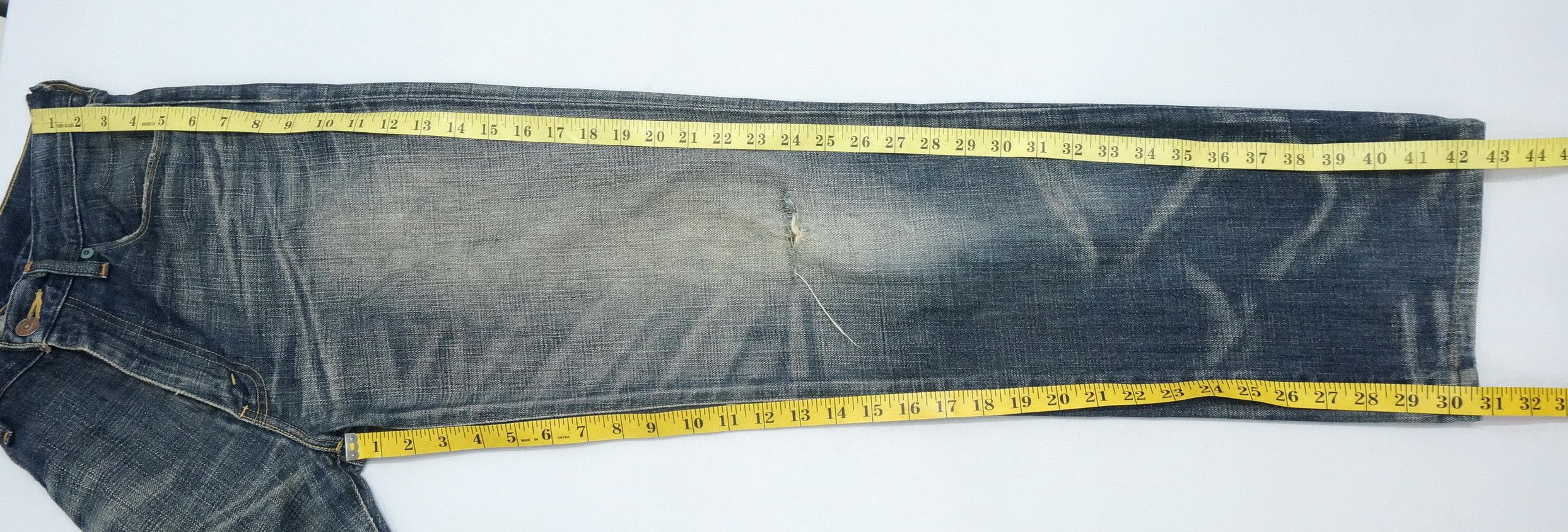 Levi's Vintage Clothing Levi's 552 Japan Vintage 90s Distressed Aging Jeans LF2 Size US 31 - 14 Thumbnail