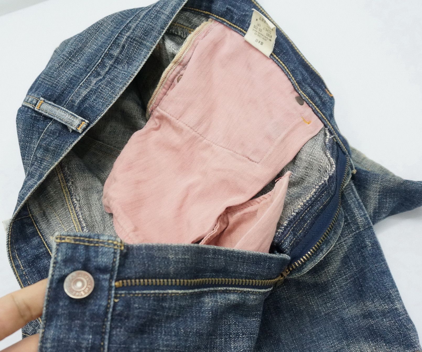 Levi's Vintage Clothing Levi's 552 Japan Vintage 90s Distressed Aging Jeans LF2 Size US 31 - 17 Thumbnail