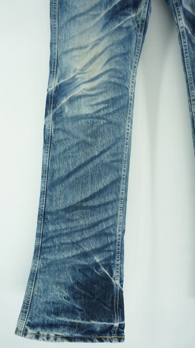 Japanese Brand Vintage BLUEWAY Full Whiskering Fade Distressed Denim Jeans Size US 32 / EU 48 - 11 Thumbnail