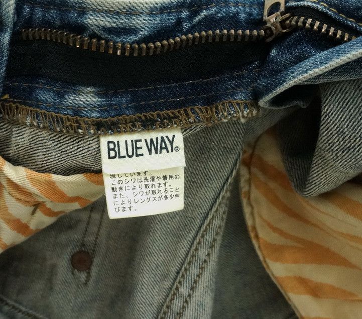 Japanese Brand Vintage BLUEWAY Full Whiskering Fade Distressed Denim Jeans Size US 32 / EU 48 - 24 Thumbnail