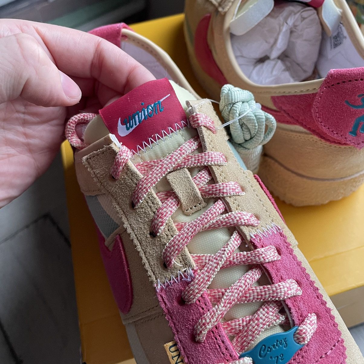 Nike CORTEZ SPECiAL PROJECT SESAME PiNK CLAY DUTCH GREEN Size US 9.5 / EU 42-43 - 4 Thumbnail