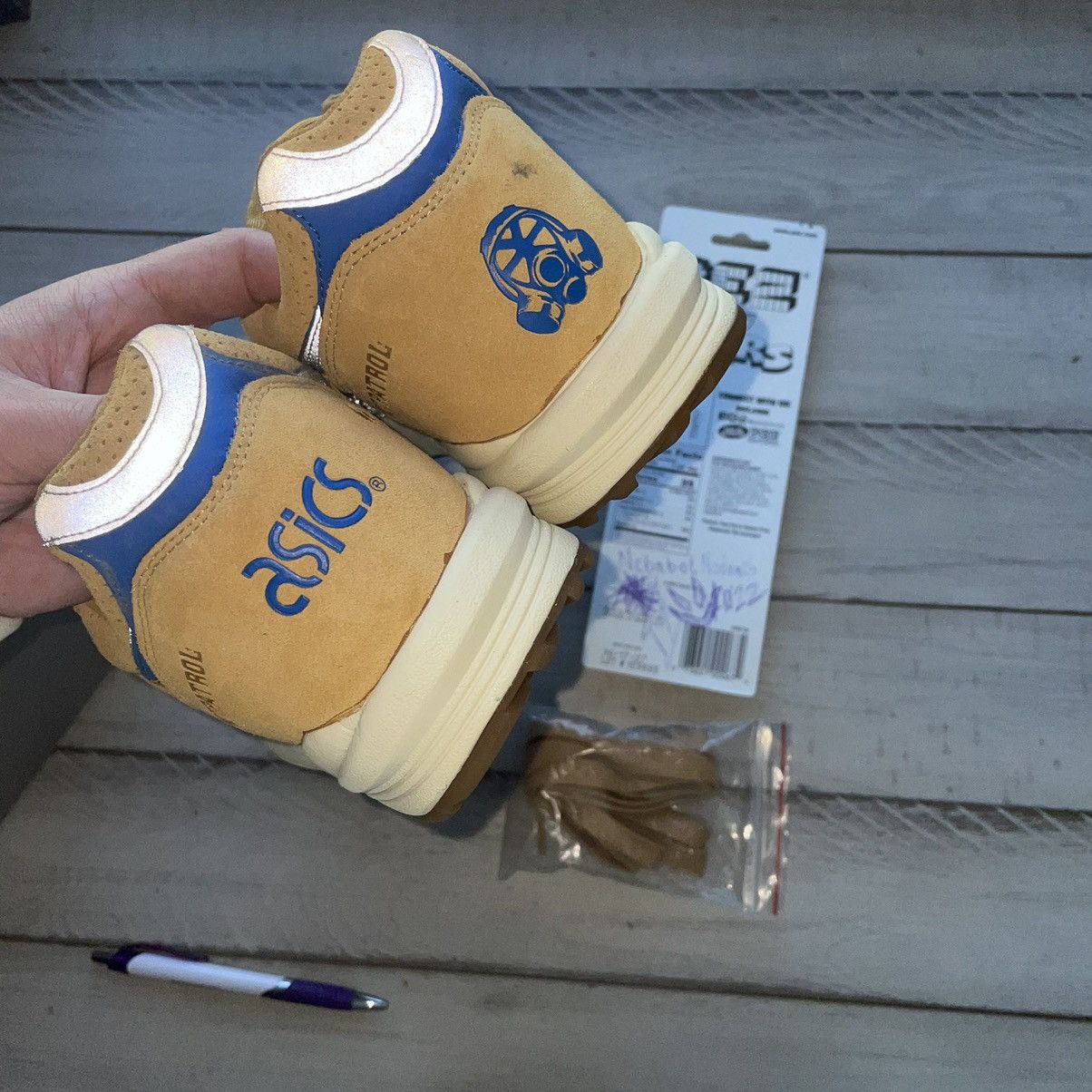 Asics 2012 GEL SAGA ii FOOTPATROL WHEAT BEiGE TAN SUEDE H20RK6342 Size US 10.5 / EU 43-44 - 21 Thumbnail