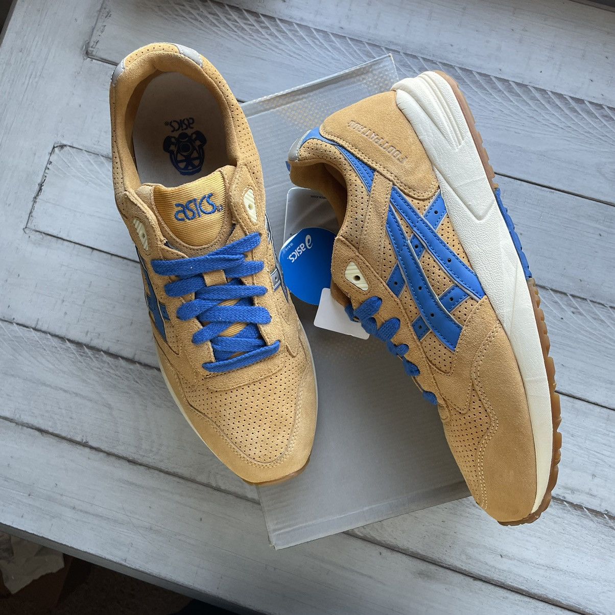 Asics 2012 GEL SAGA ii FOOTPATROL WHEAT BEiGE TAN SUEDE H20RK6342 Size US 10.5 / EU 43-44 - 3 Thumbnail