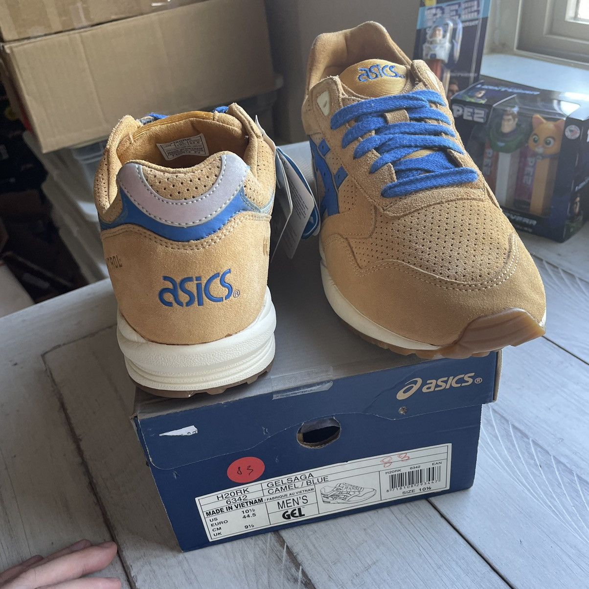 Asics 2012 GEL SAGA ii FOOTPATROL WHEAT BEiGE TAN SUEDE H20RK6342 Size US 10.5 / EU 43-44 - 2 Thumbnail
