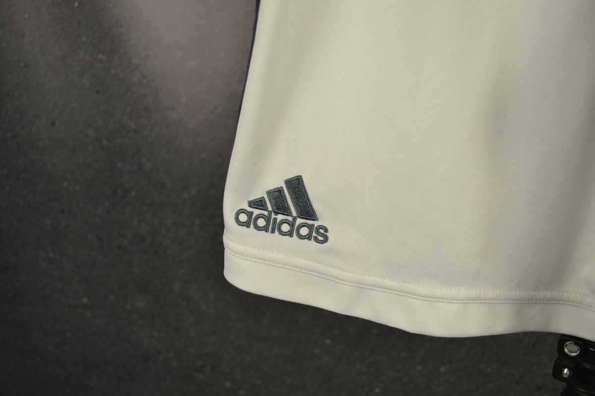 Adidas Real Madrid 2014 Home Football Shorts Adidas Soccer Size US 30 / EU 46 - 6 Thumbnail