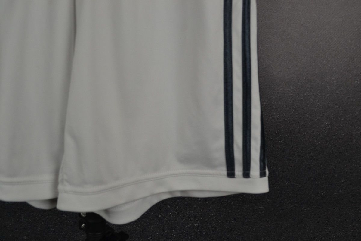 Adidas Real Madrid 2014 Home Football Shorts Adidas Soccer Size US 30 / EU 46 - 4 Thumbnail