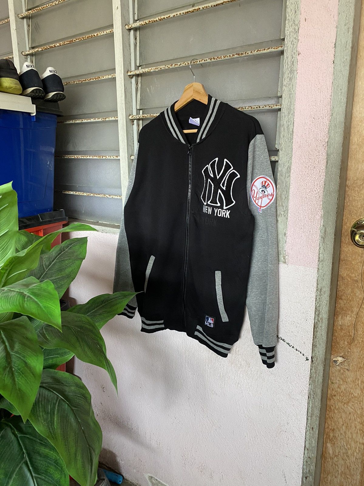 MLB × New York Yankees New York Yankees Varsity Size US L / EU 52-54 / 3 - 1 Thumbnail