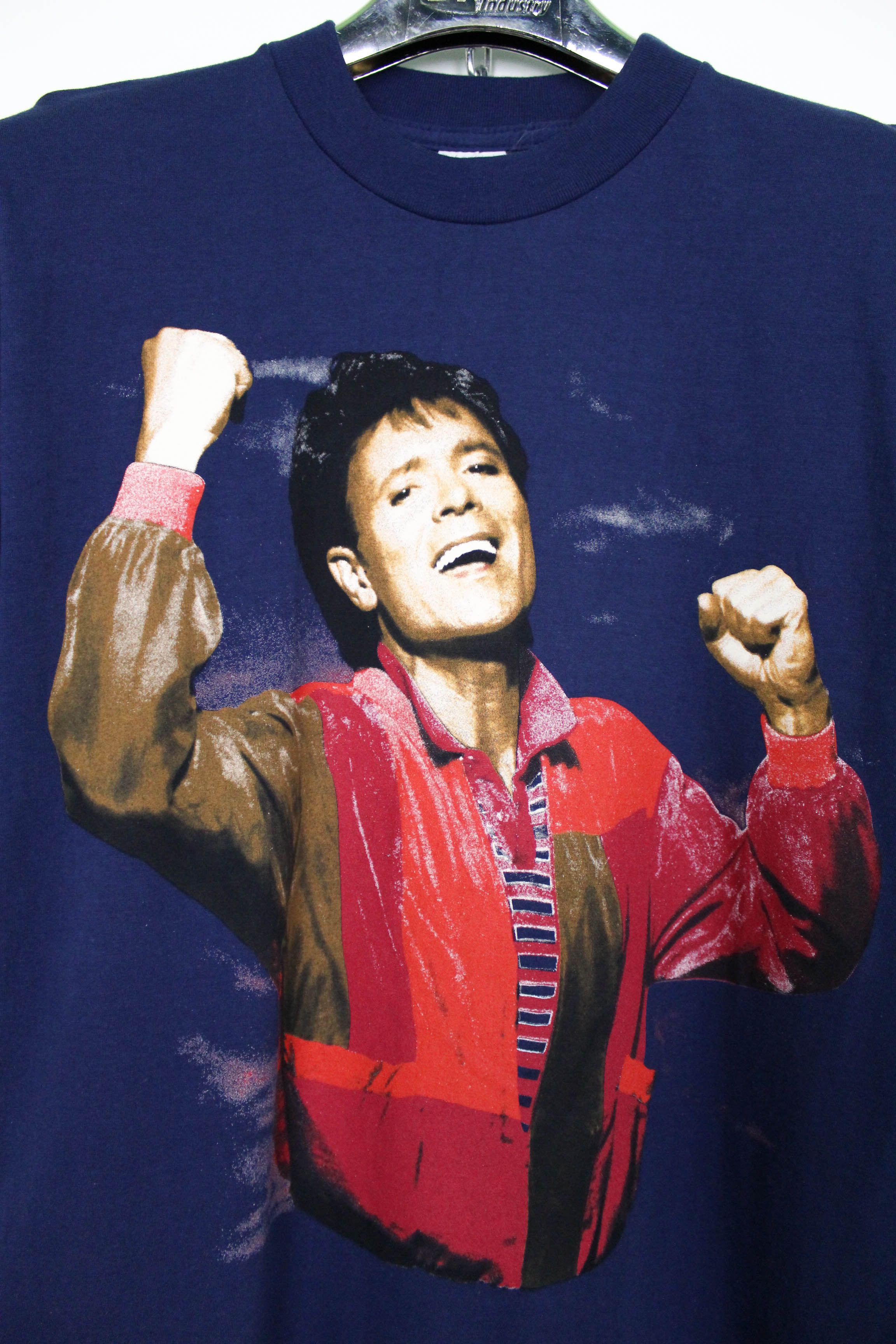 Vintage 90s Vintage Cliff Richard 1992 Band Tour Graphics T-shirt Size US M / EU 48-50 / 2 - 3 Thumbnail