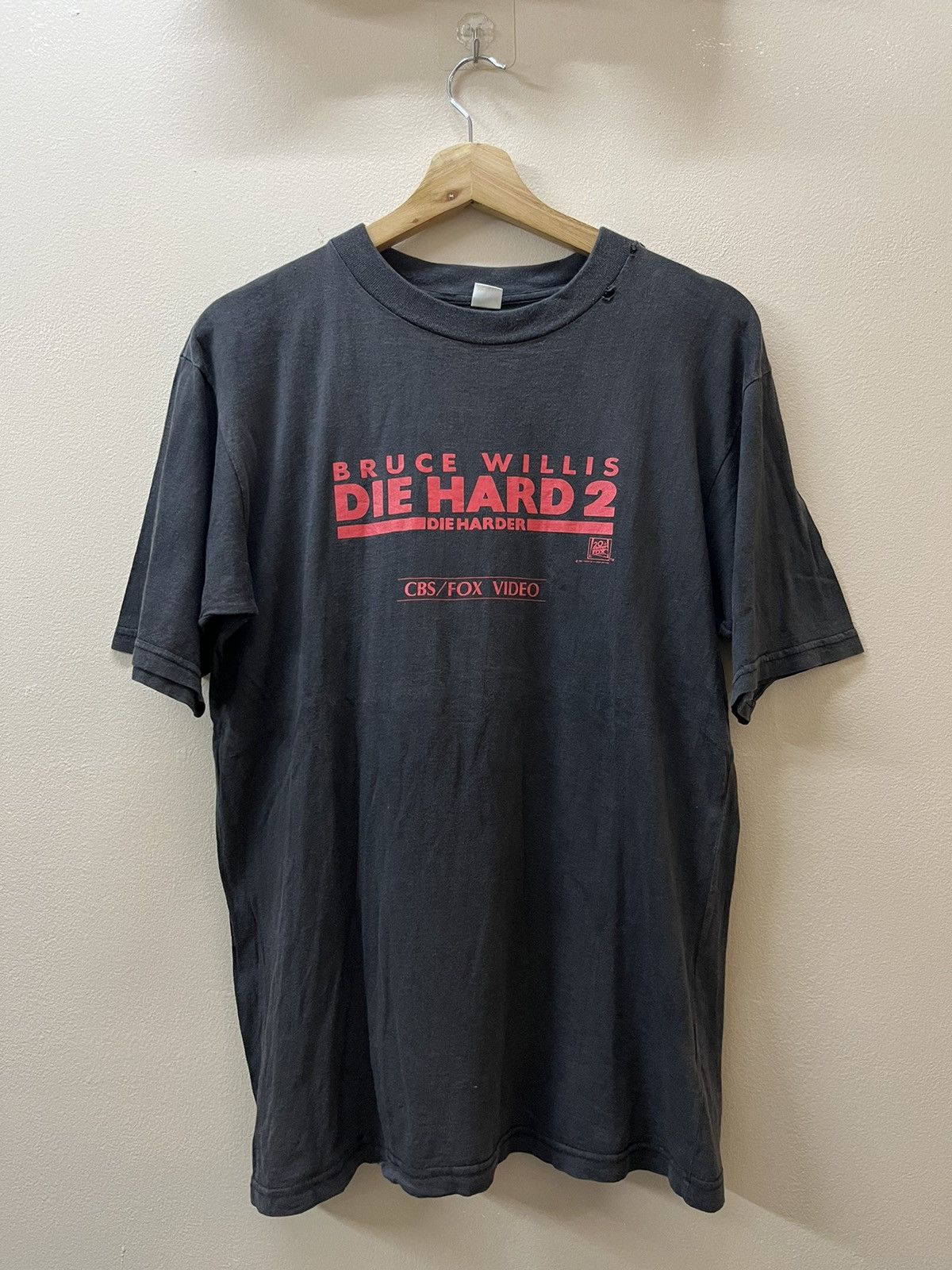 Vintage Vintage 1990 Die Hard 2 Bruce Willis Promo Shirt Size US L / EU 52-54 / 3 - 2 Thumbnail