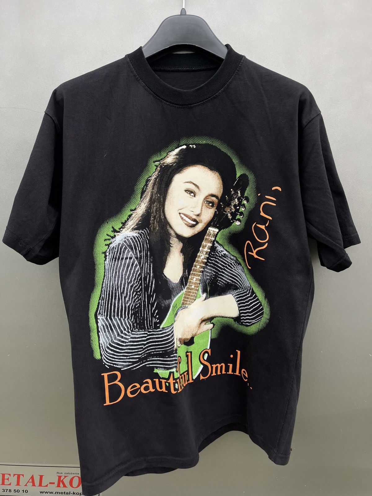 Band Tees × Vintage Rani Beautiful Smile Singer Guitarist Banjo M | Grailed