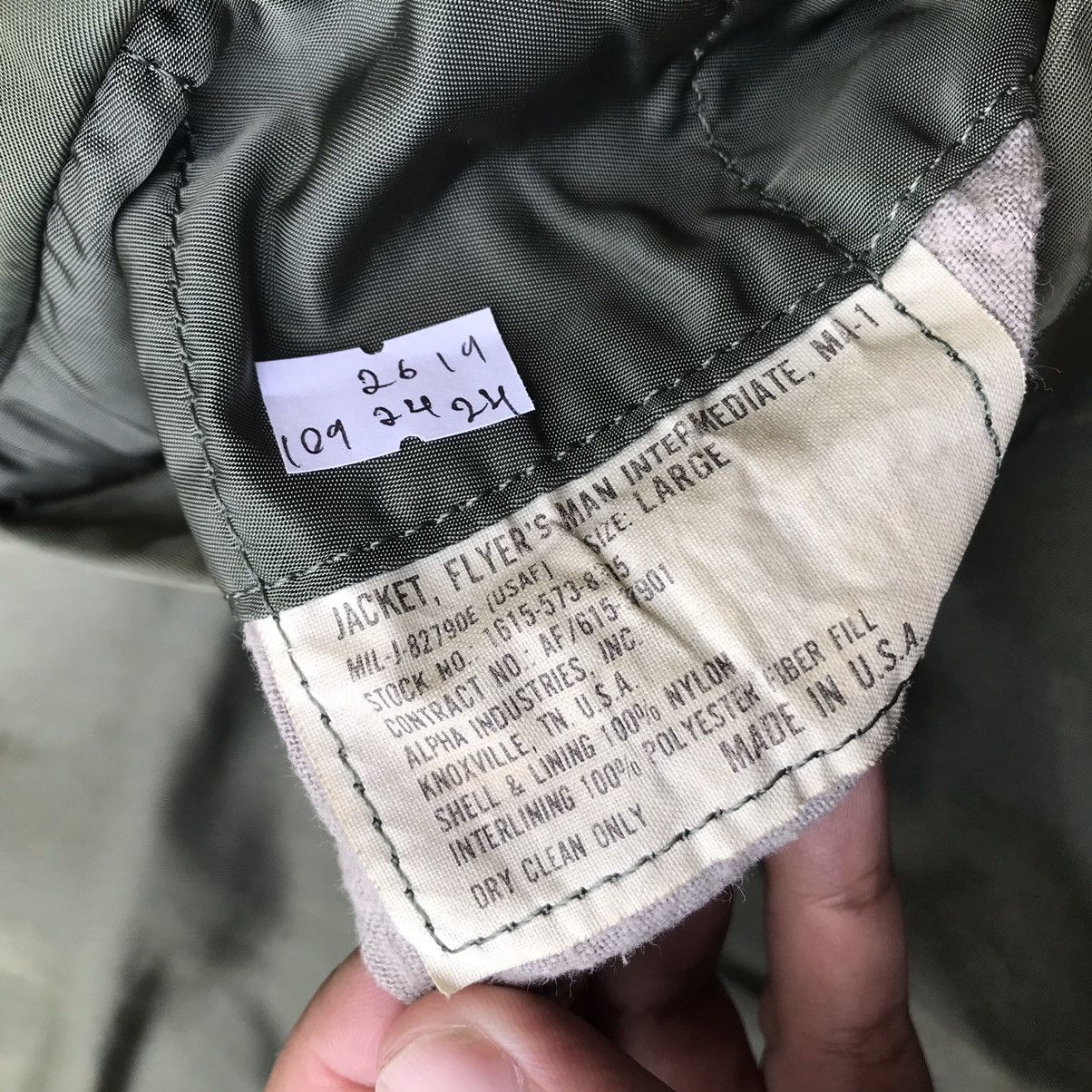 Alpha Industries VINTAGE ALPHA INDUSTRIES MA-1 BOMBER JACKET Size US L / EU 52-54 / 3 - 9 Thumbnail